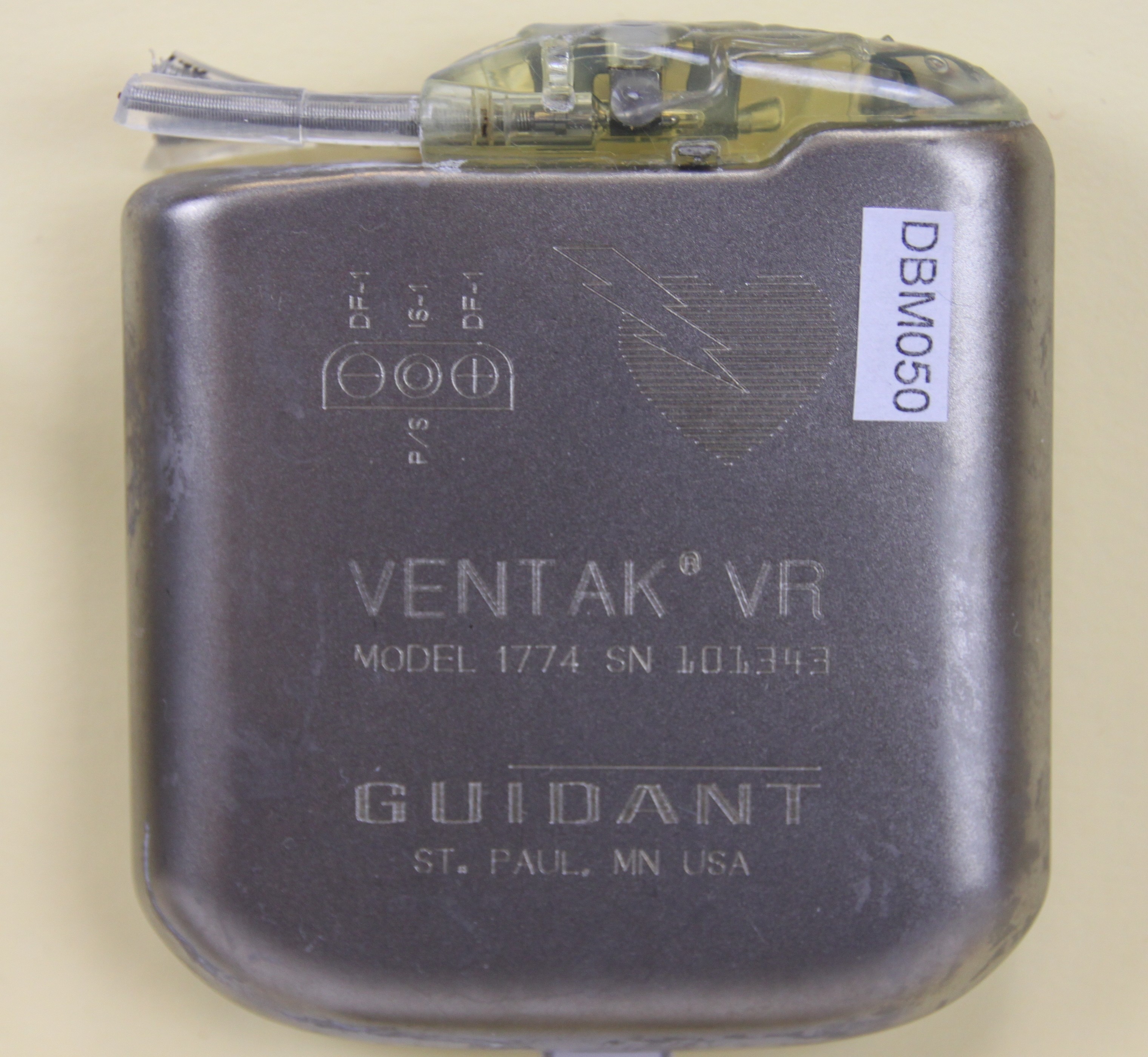 Herzschrittmacher-Implantat Gudant Ventac VR 1774 (Krankenhausmuseum Bielefeld e.V. CC BY-NC-SA)
