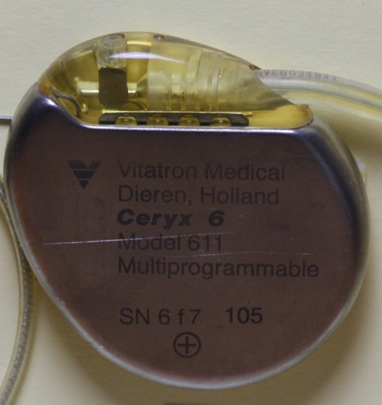 Herzschrittmacher-Implantat Viatron Medical Ceryx 6 611 (Krankenhausmuseum Bielefeld e.V. CC BY-NC-SA)