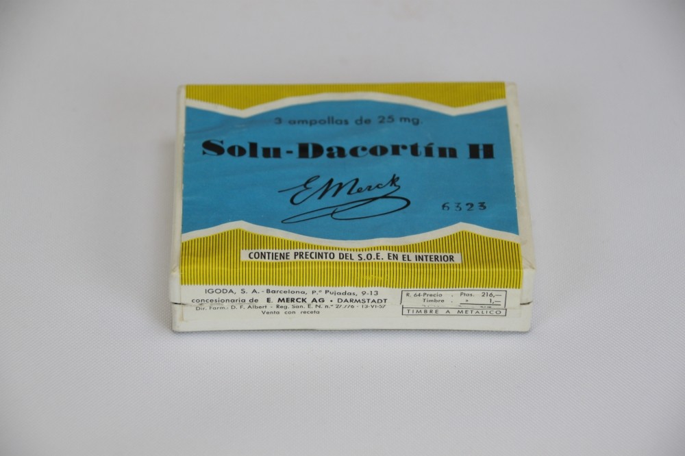 Medikamenten-Schachtel mit Solu-Dacortin H-Ampullen (Krankenhausmuseum Bielefeld e.V. CC BY-NC-SA)
