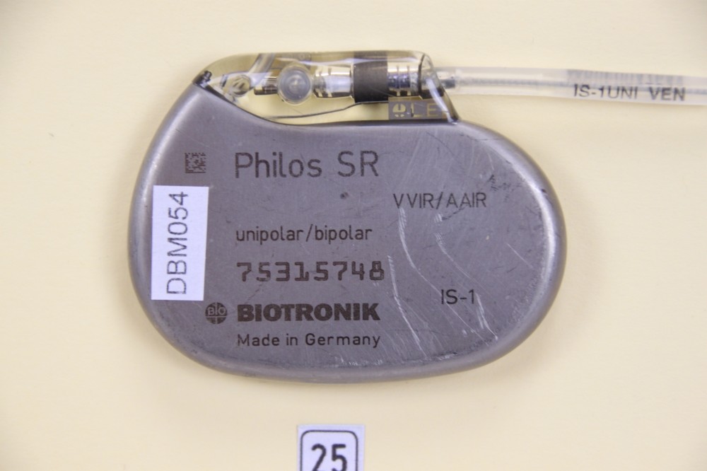 Herzschrittmacher-Implantat Biotronik Philos SR (Krankenhausmuseum Bielefeld e.V. CC BY-NC-SA)