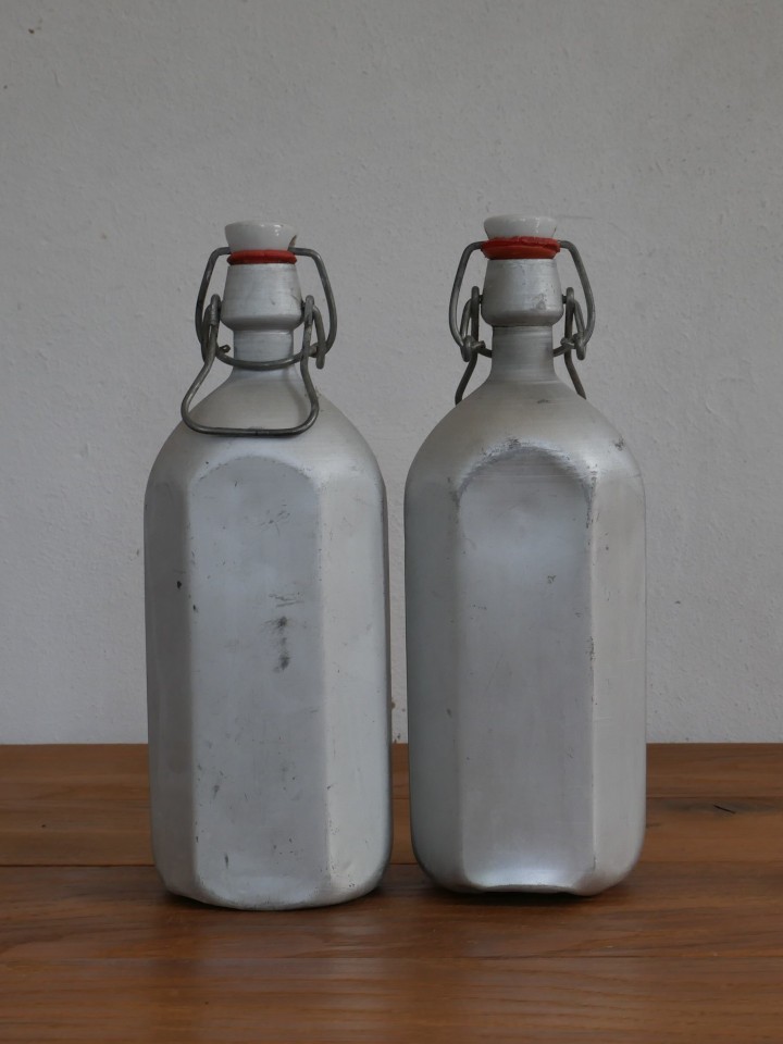 Bügelverschlussflaschen von Markill (Museumsschule Hiddenhausen CC BY-NC-SA)