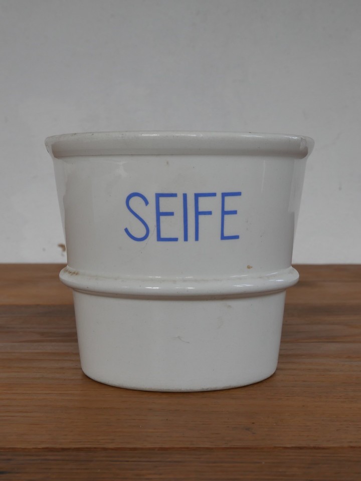 Seifenbehälter aus Keramik (Museumsschule Hiddenhausen CC BY-NC-SA)