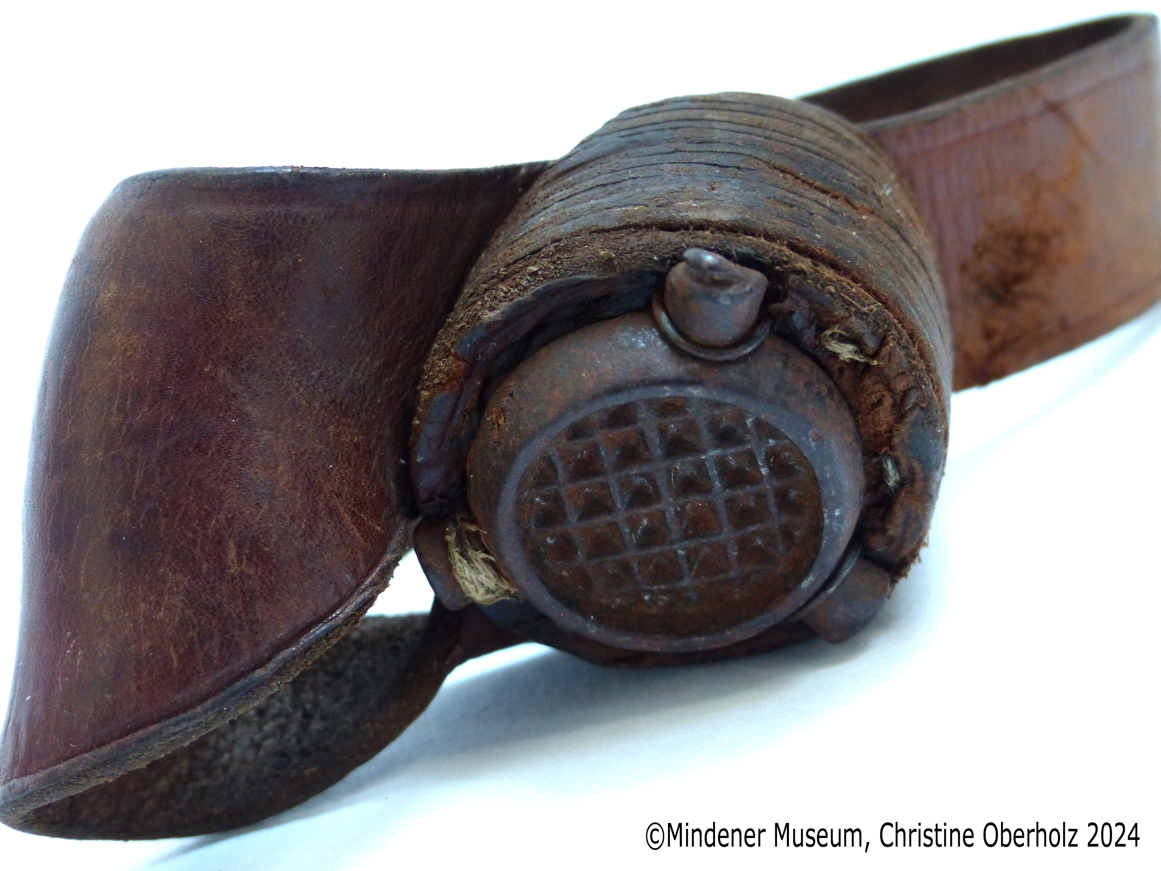 Segelmacherhandschuh aus der Sammlung des Mindener Museums (Mindener Museum RR-R)