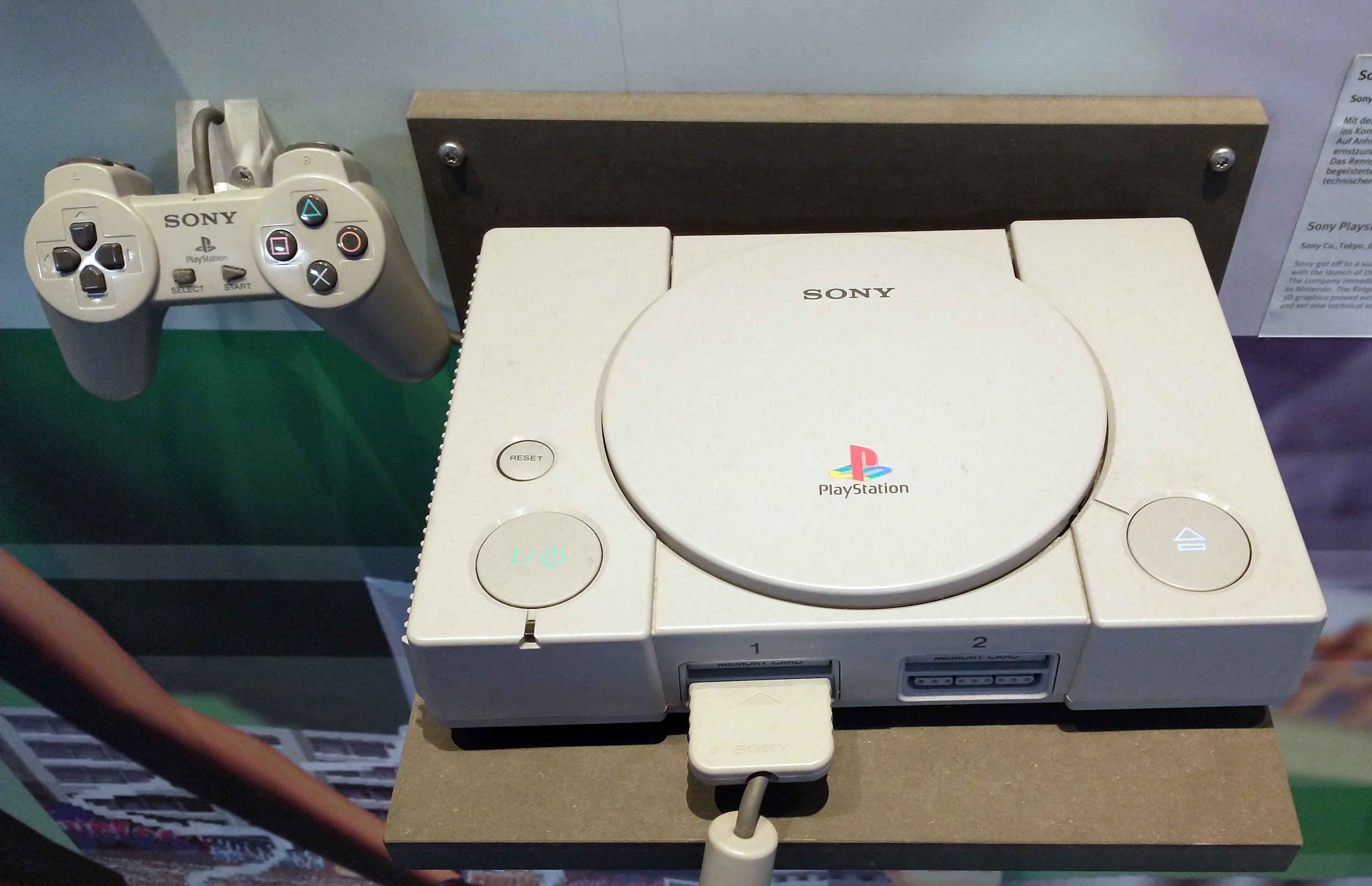 Sony Playstation (Heinz Nixdorf MuseumsForum CC BY-NC-SA)