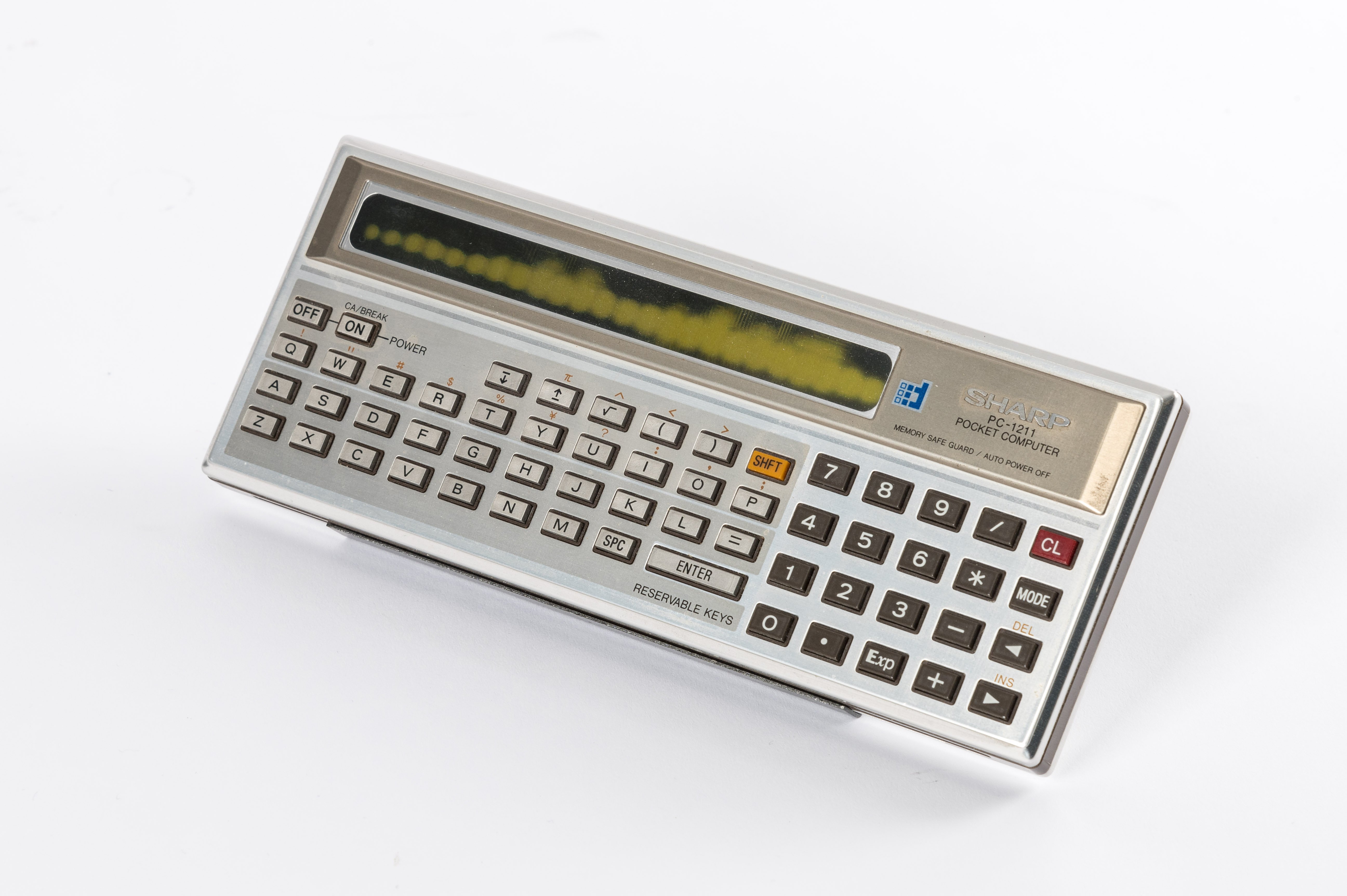 Sharp Mod. PC-1211 (Heinz Nixdorf MuseumsForum CC BY-NC-SA)