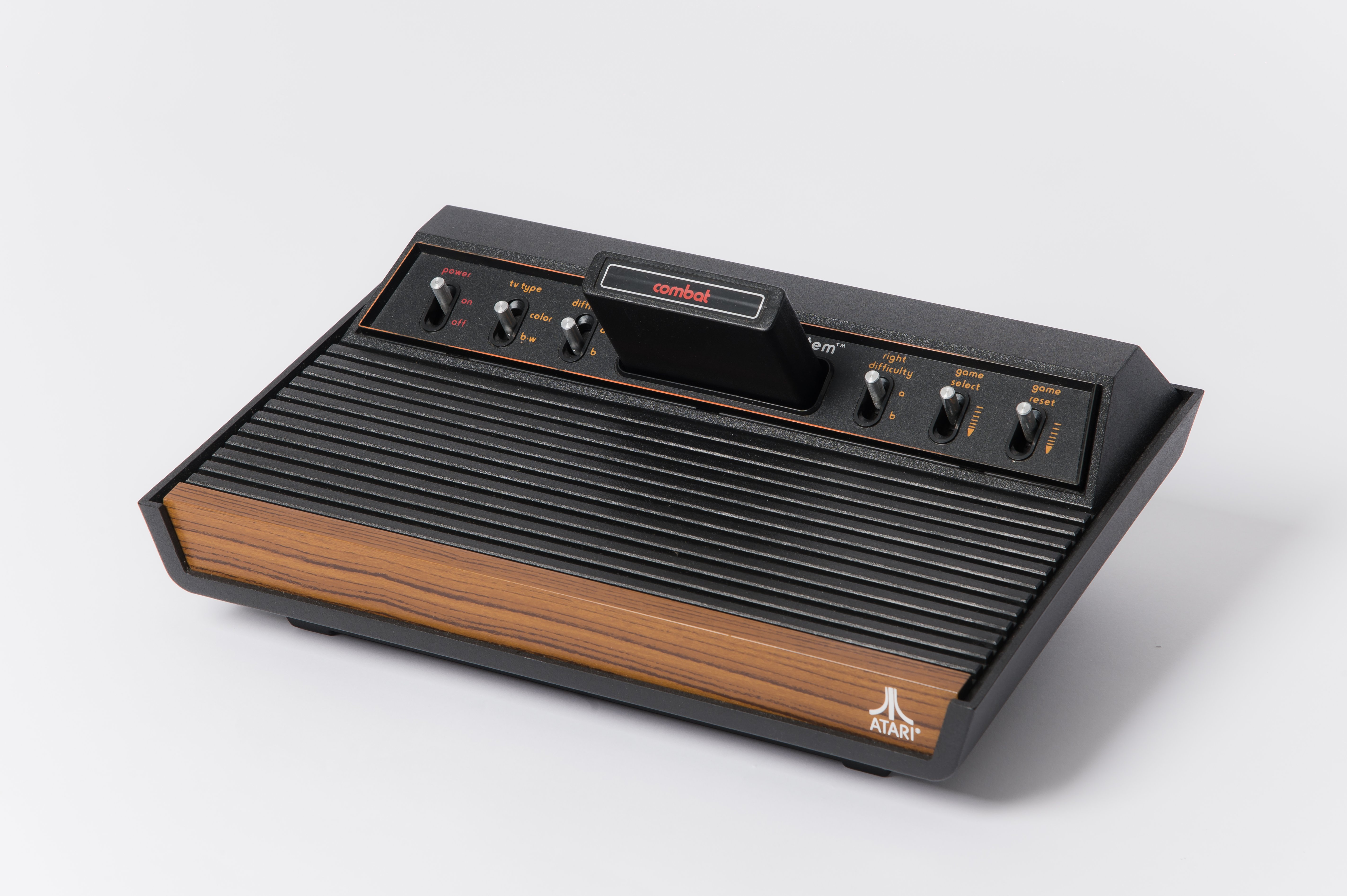 Atari VCS 2600 Junior (Heinz Nixdorf MuseumsForum CC BY-NC-SA)