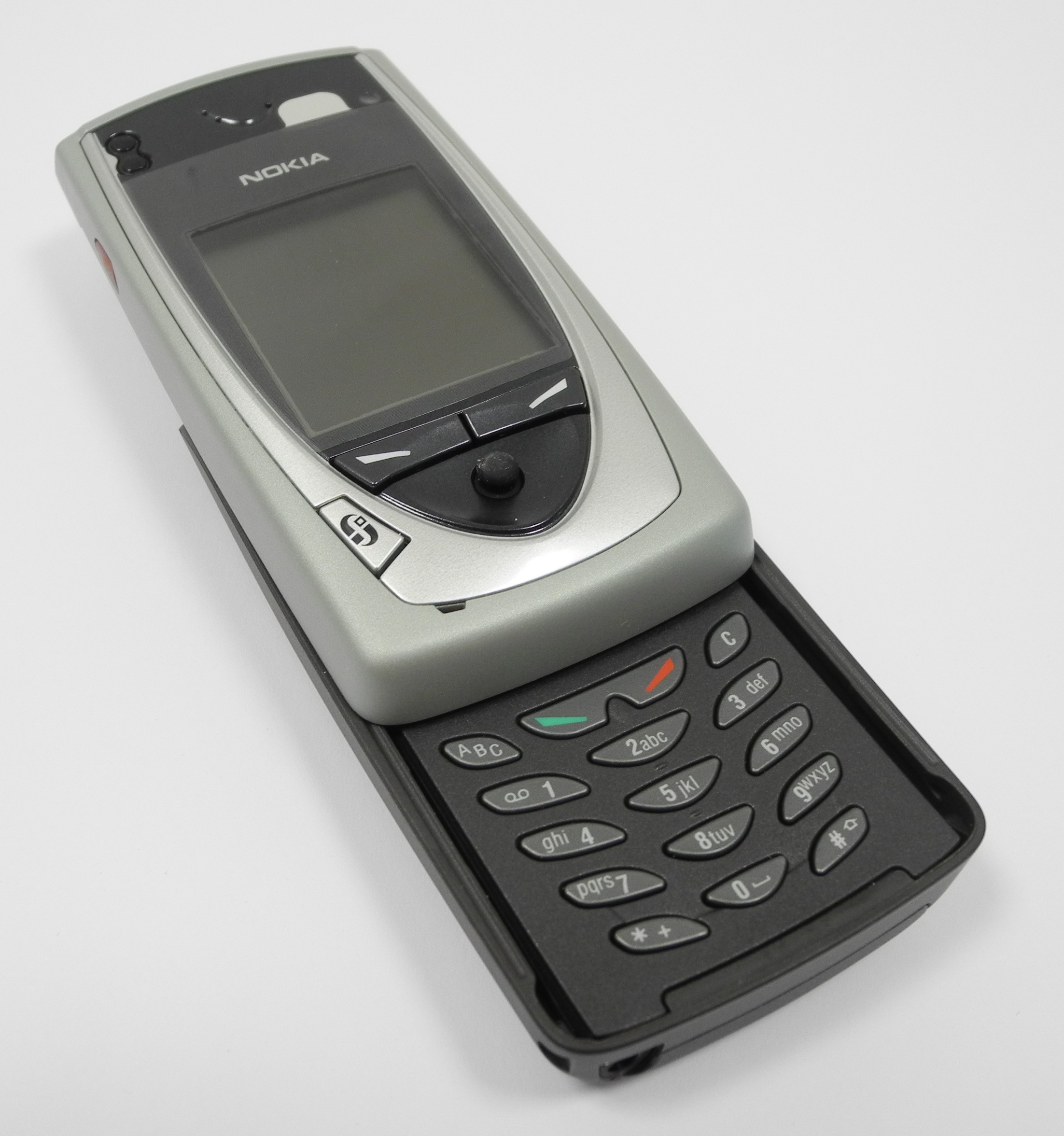 Nokia 7650 (Heinz Nixdorf MuseumsForum CC BY-NC-SA)