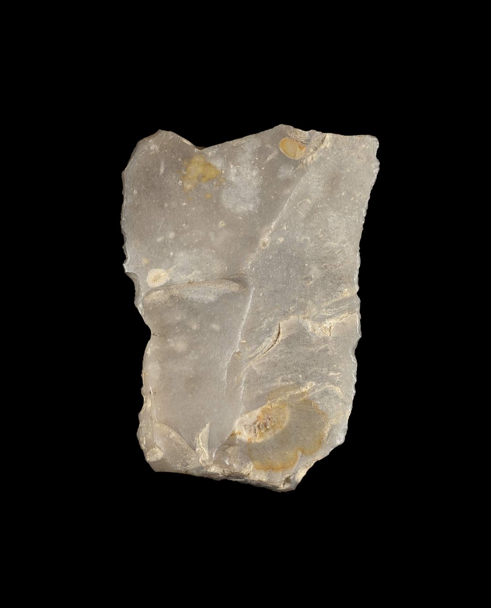 Klinge aus Feuerstein (Lippisches Landesmuseum Detmold CC BY-NC-SA)