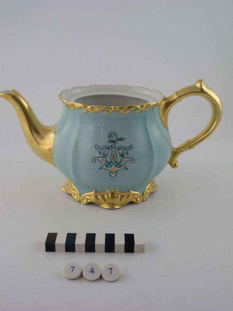 Teekanne Form 629 "katharina" (Korpus) (Museum im Schloss Porzellanmanufaktur FÜRSTENBERG CC BY-NC-SA)
