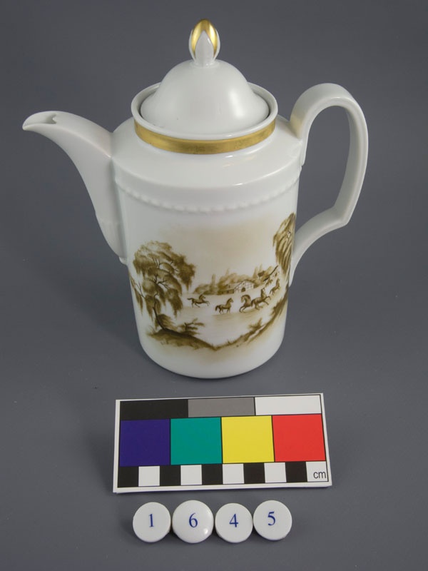 Kaffeekanne Form 1800 "schloss Corvey" Mit Dekor Ws 1176 (Museum im Schloss Porzellanmanufaktur FÜRSTENBERG CC BY-NC-SA)