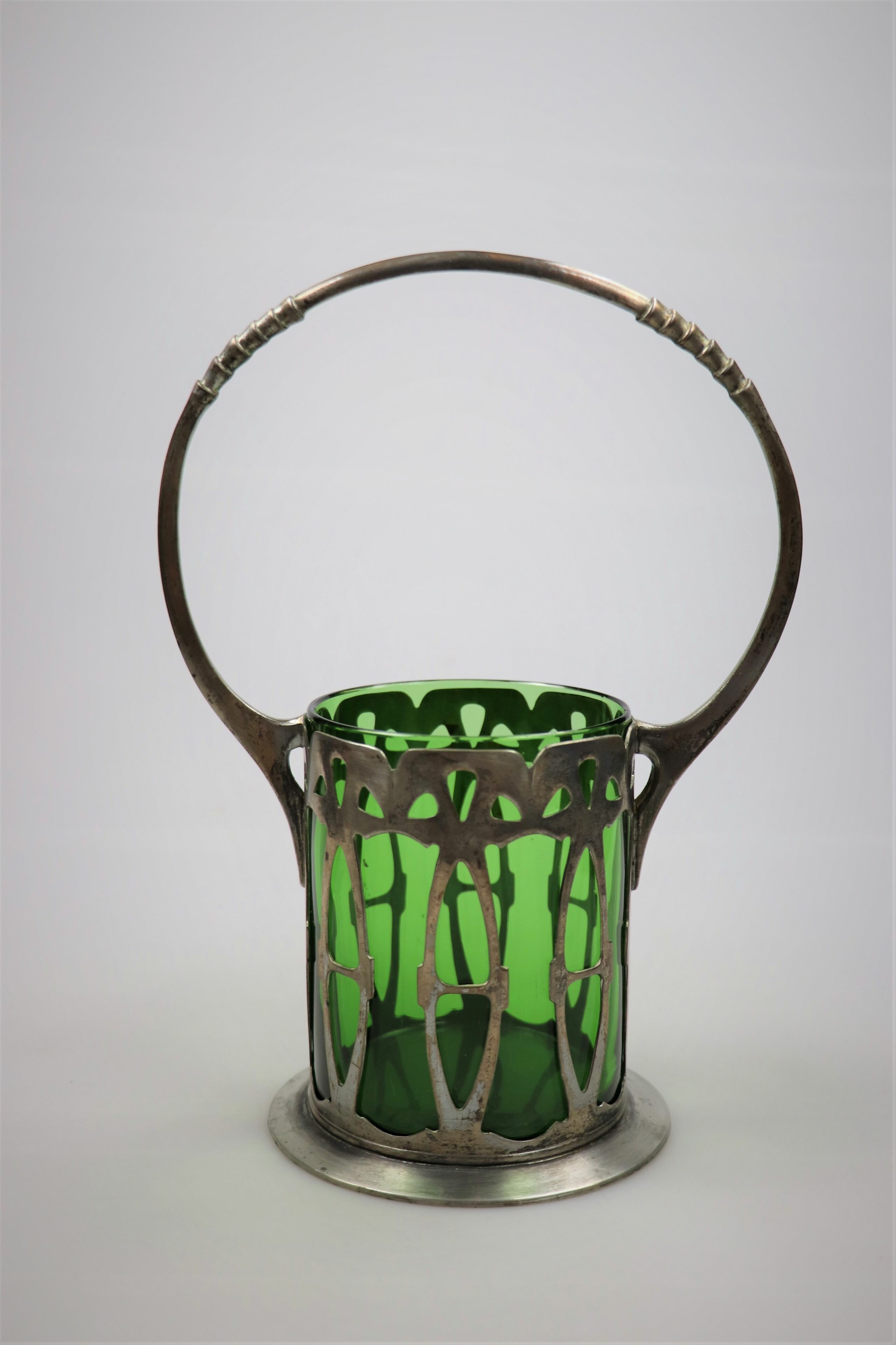 Henkelgefäß mit grünem Glaseinsatz, Osiris/Isis 1409 (KreisMuseum Zons CC BY-NC-SA)