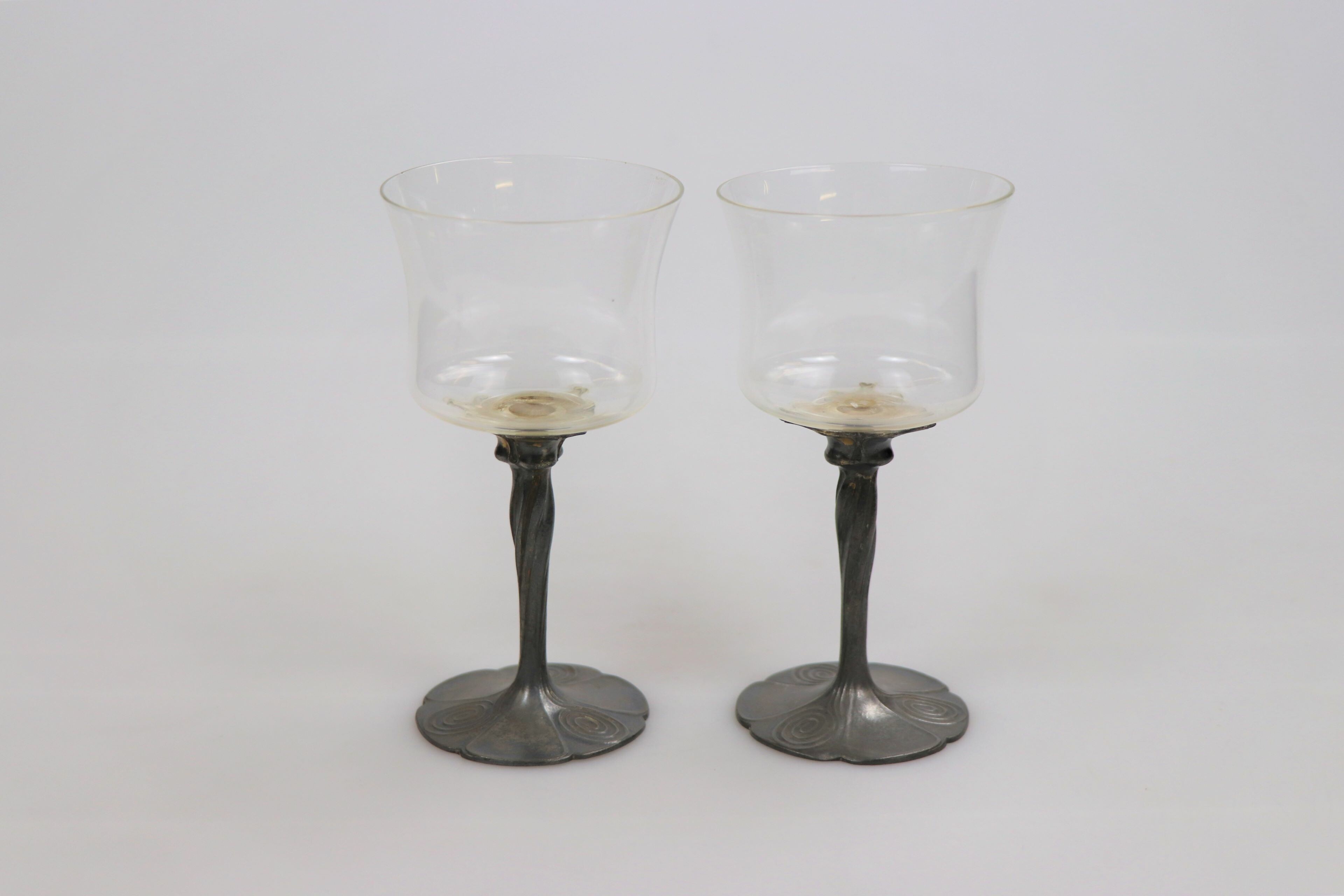 Zwei Weingläser, Orivit 2334 (KreisMuseum Zons CC BY-NC-SA)