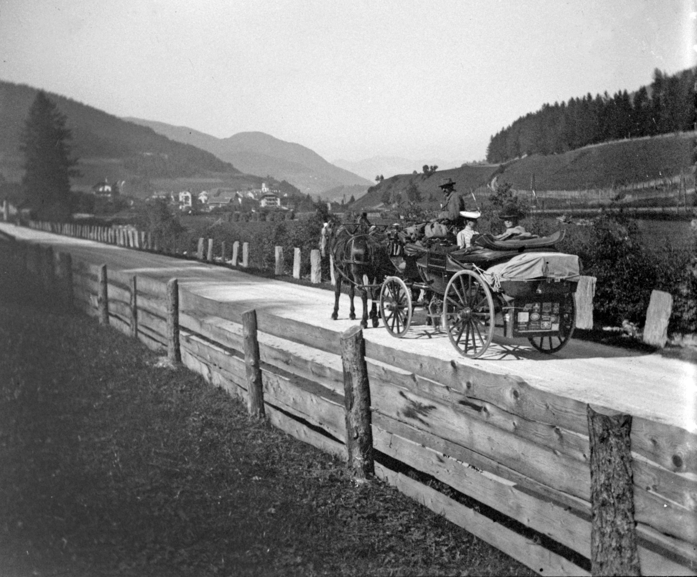 Kutsche zwischen Vigo und Soraga (September 1901), 87098 sn R_o (DRM CC BY-NC-SA)
