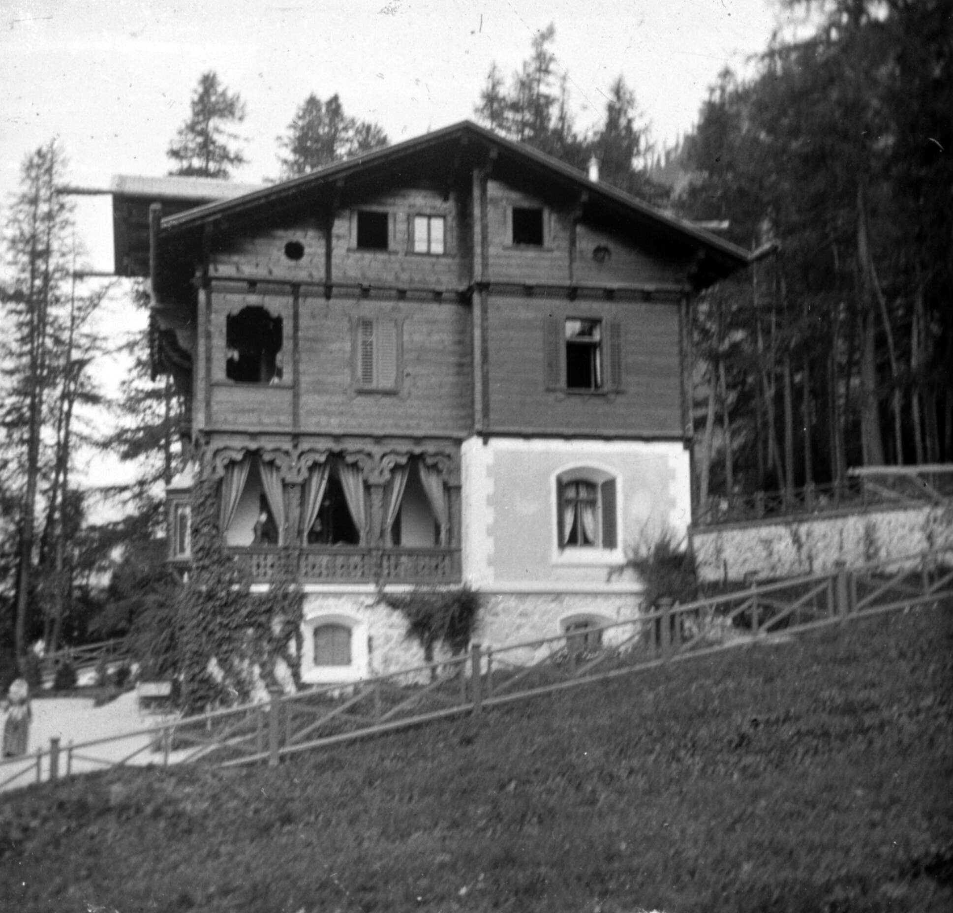 Chalet Wacker in Pontresina (Sommer 1901), 87086 sd R_o (DRM CC BY-NC-SA)