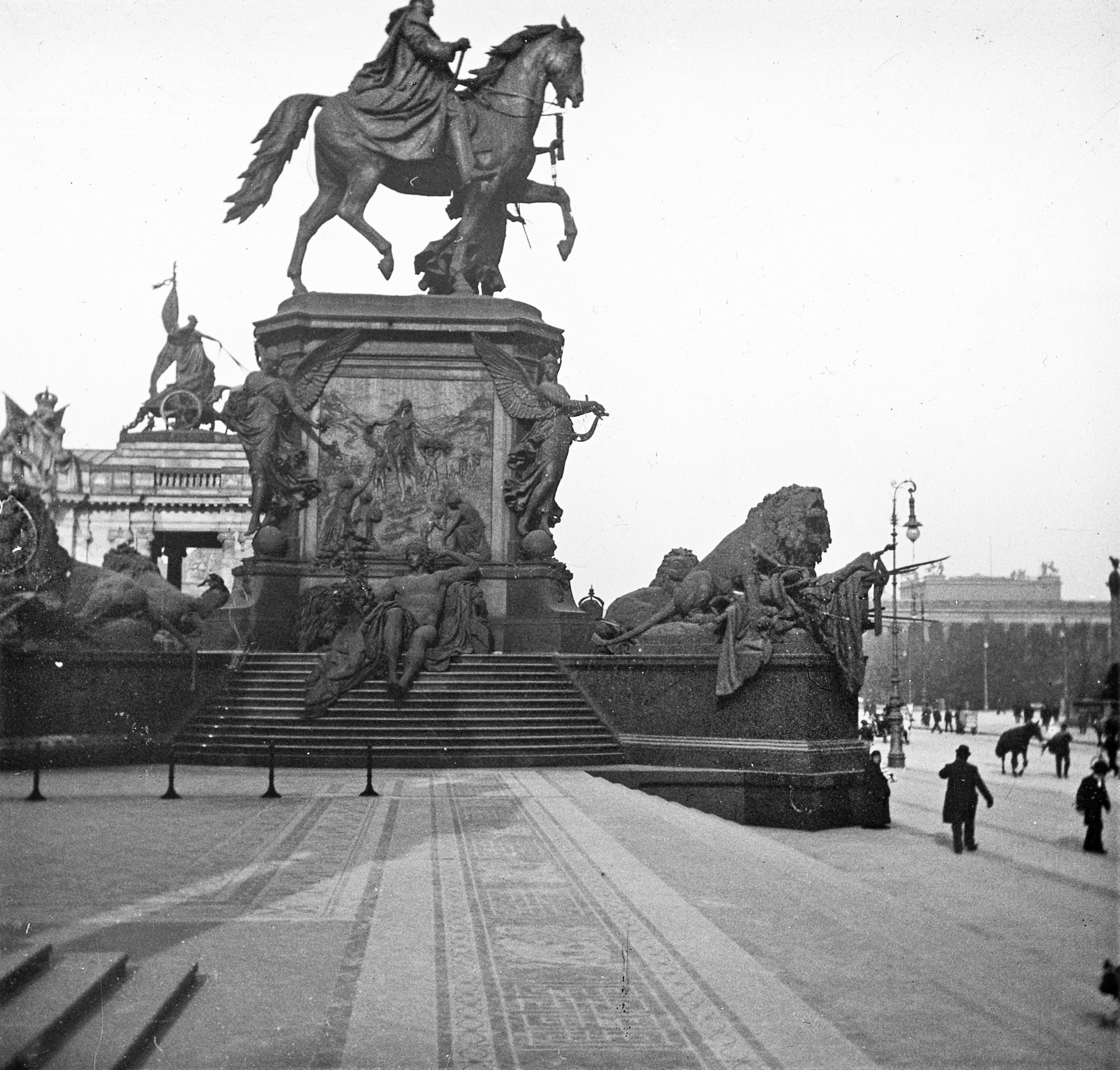 Kaiser-Wilhelm-Nationaldenkmal in Berlin (Oktober 1902), 87210 sd R_o (DRM CC BY-NC-SA)