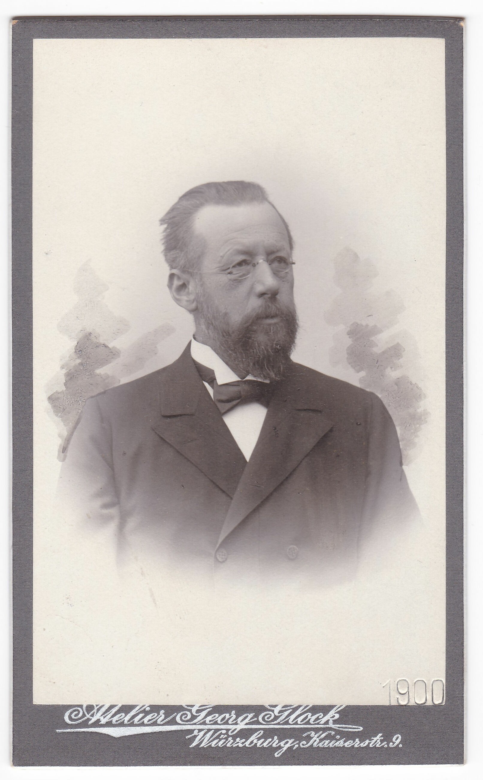 Philipp Stöhr (1900), 88269 p (DRM CC BY-NC-SA)