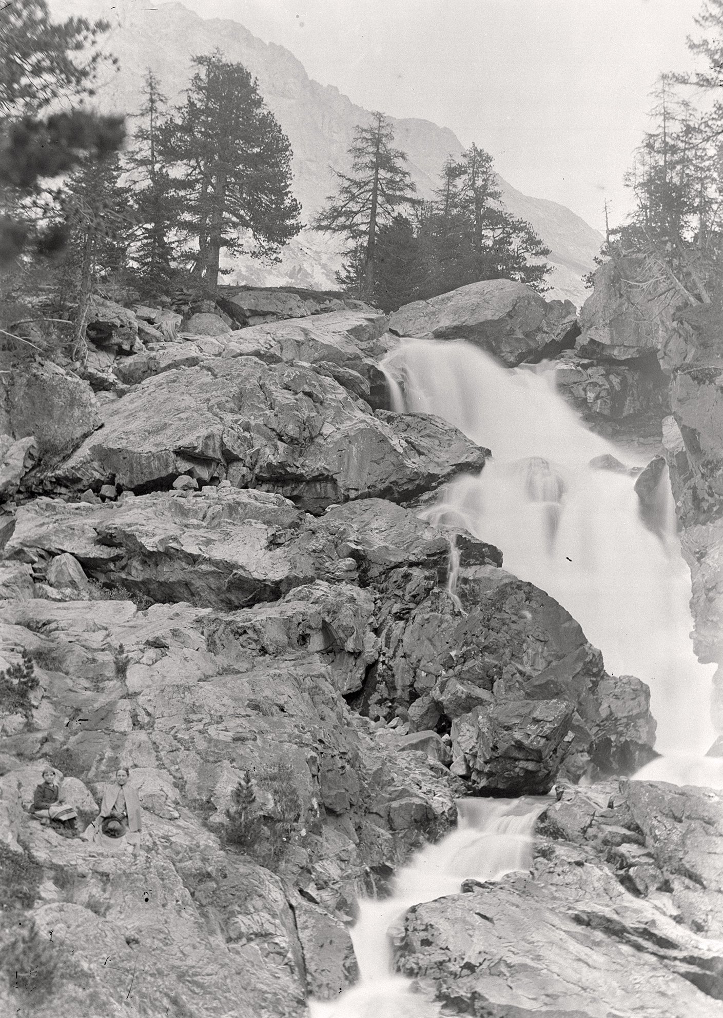 Gruppenaufnahme am Bernina-Wasserfall (29.08.1892), 86035_o (DRM CC BY-NC-SA)