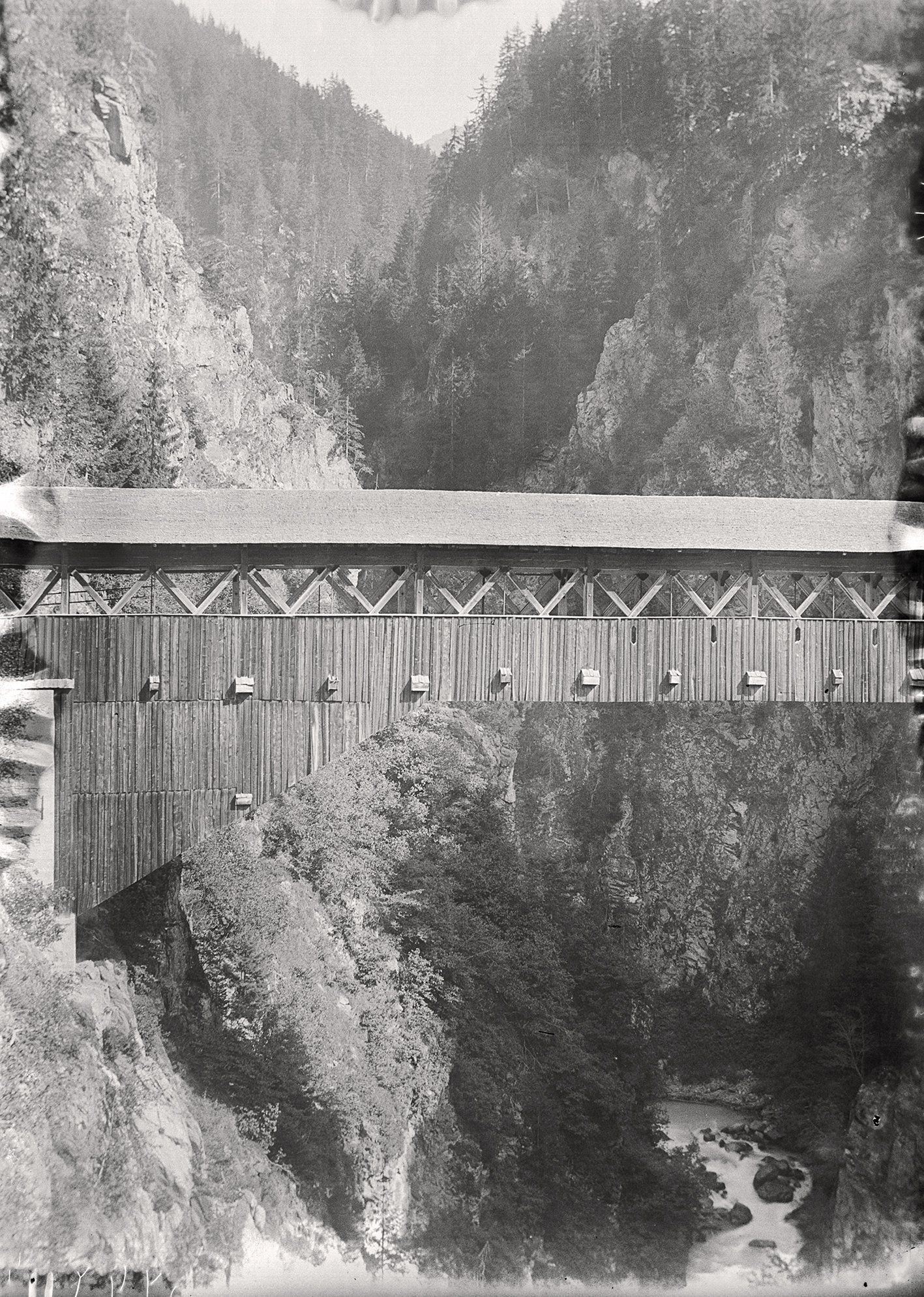 Russeinerbrücke zwischen Disentis und Sumvitg/Somvix (17.08.1893), 86045_o (DRM CC BY-NC-SA)