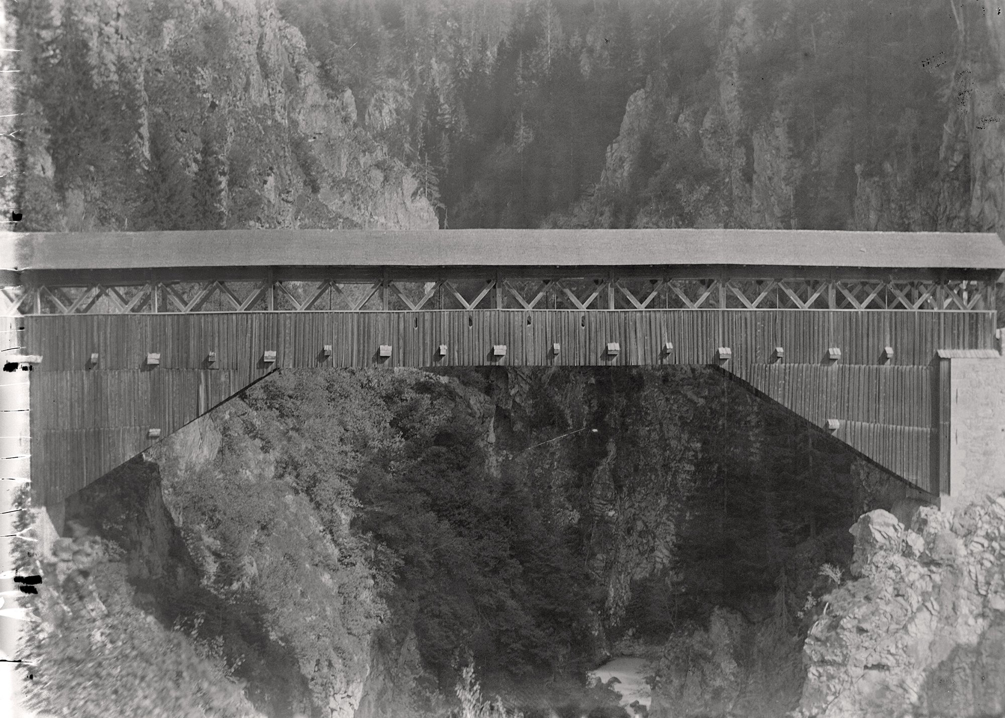 Russeinerbrücke zwischen Disentis und Sumvitg/Somvix (17.08.1893), 86046_o (DRM CC BY-NC-SA)