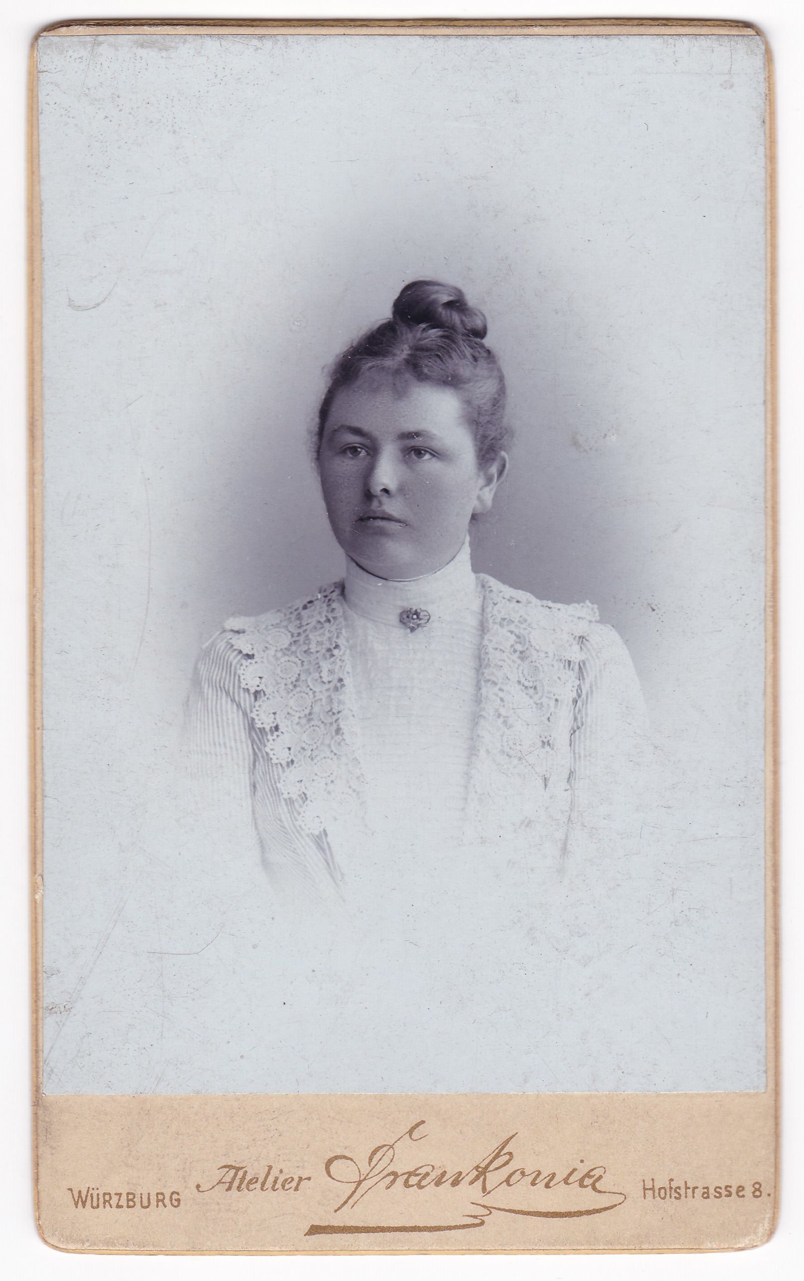 Maria Hofmeier (um 1910), 88466 p (DRM CC BY-NC-SA)