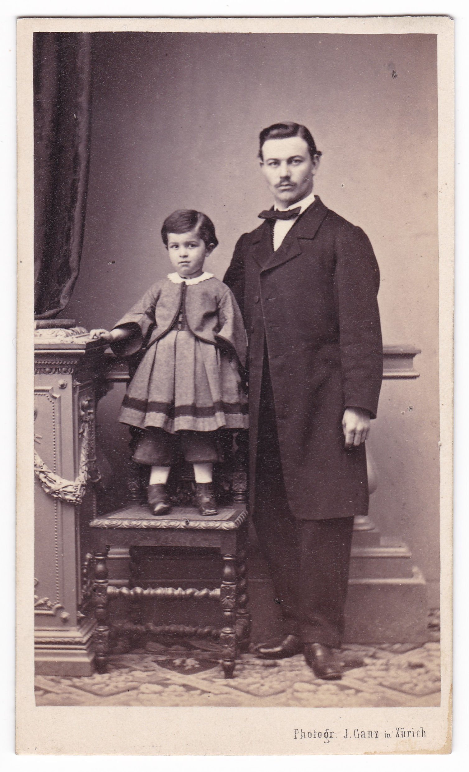 Hans Otto Ludwig mit seinem Sohn Hans Otto Jr. (um 1867), 88291 p (DRM CC BY-NC-SA)