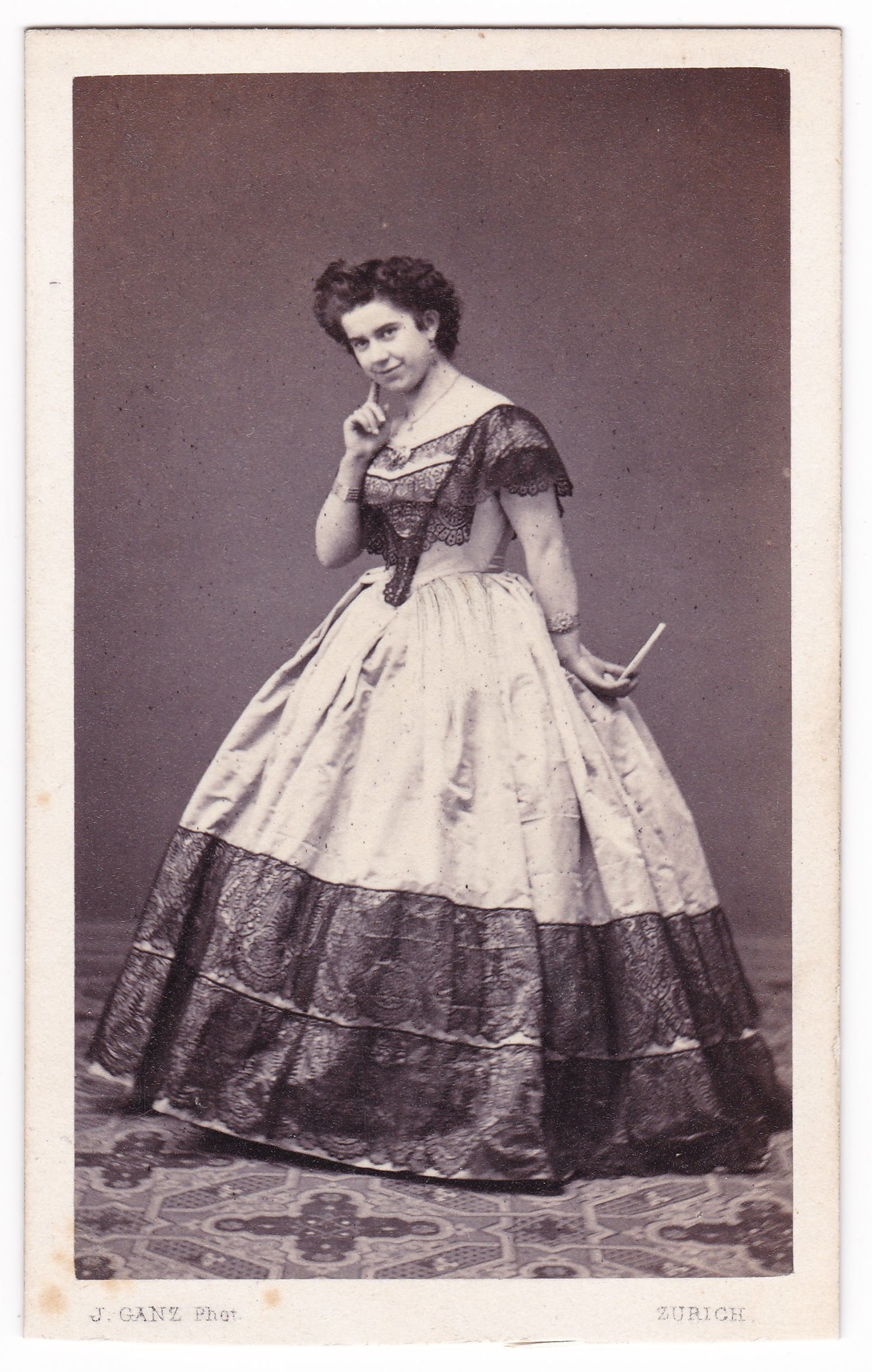 Louise Cosulich von Pecine, geb. Sitterding (um 1863), 88261 p (DRM CC BY-NC-SA)