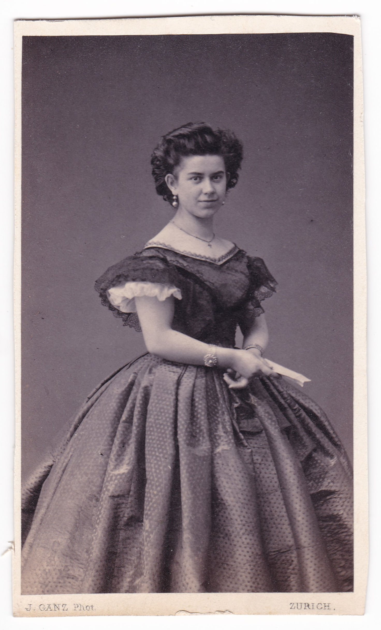 Louise Cosulich von Pecine, geb. Sitterding (um 1863), 88262 p (DRM CC BY-NC-SA)