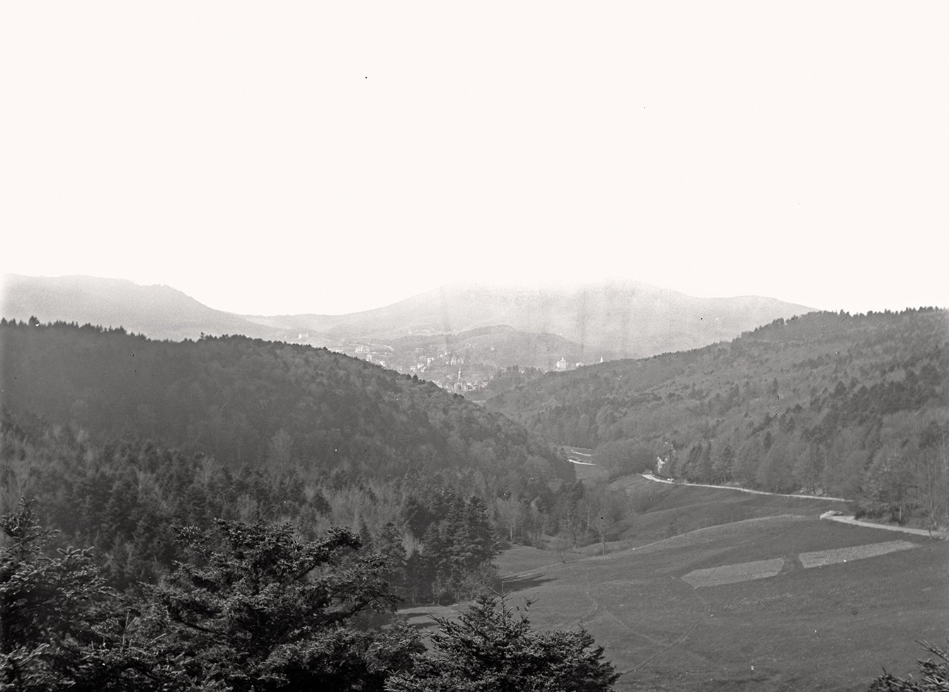 Wald bei Baden-Baden: Blick von der Teufelskanzel (17.04.1897), 86417_o (DRM CC BY-NC-SA)