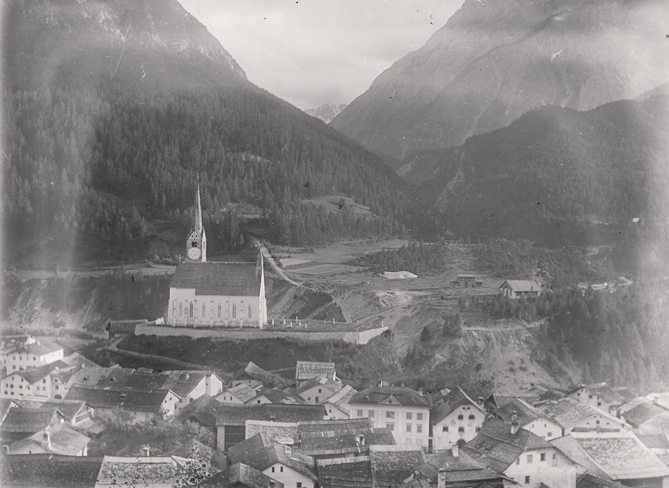 Aussicht vom Fenster des Hotels Belvédère in Scuol (14.09.1897), 86430_o (DRM CC BY-NC-SA)