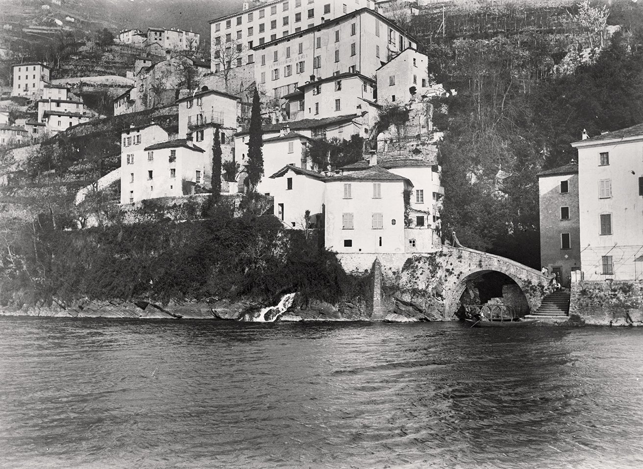 Dampferfahrt auf dem Comer See: Nesso (11.04.1898), 86456_o (DRM CC BY-NC-SA)