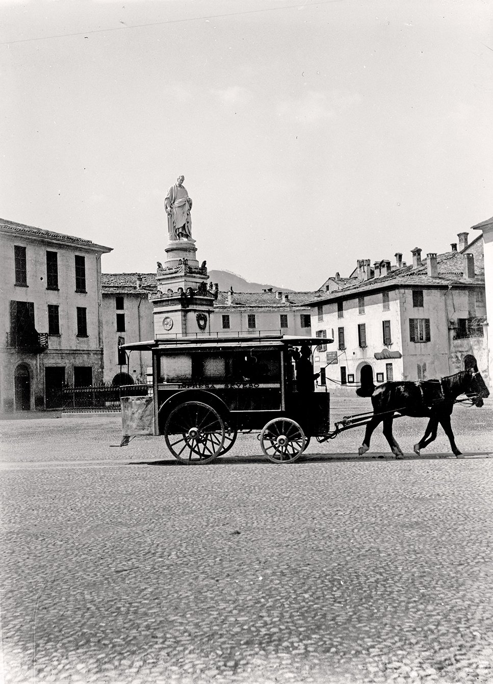 Dampferfahrt auf dem Comer See: Piazza Alessandro Volta in Como (11.04.1898), 86497_o (DRM CC BY-NC-SA)