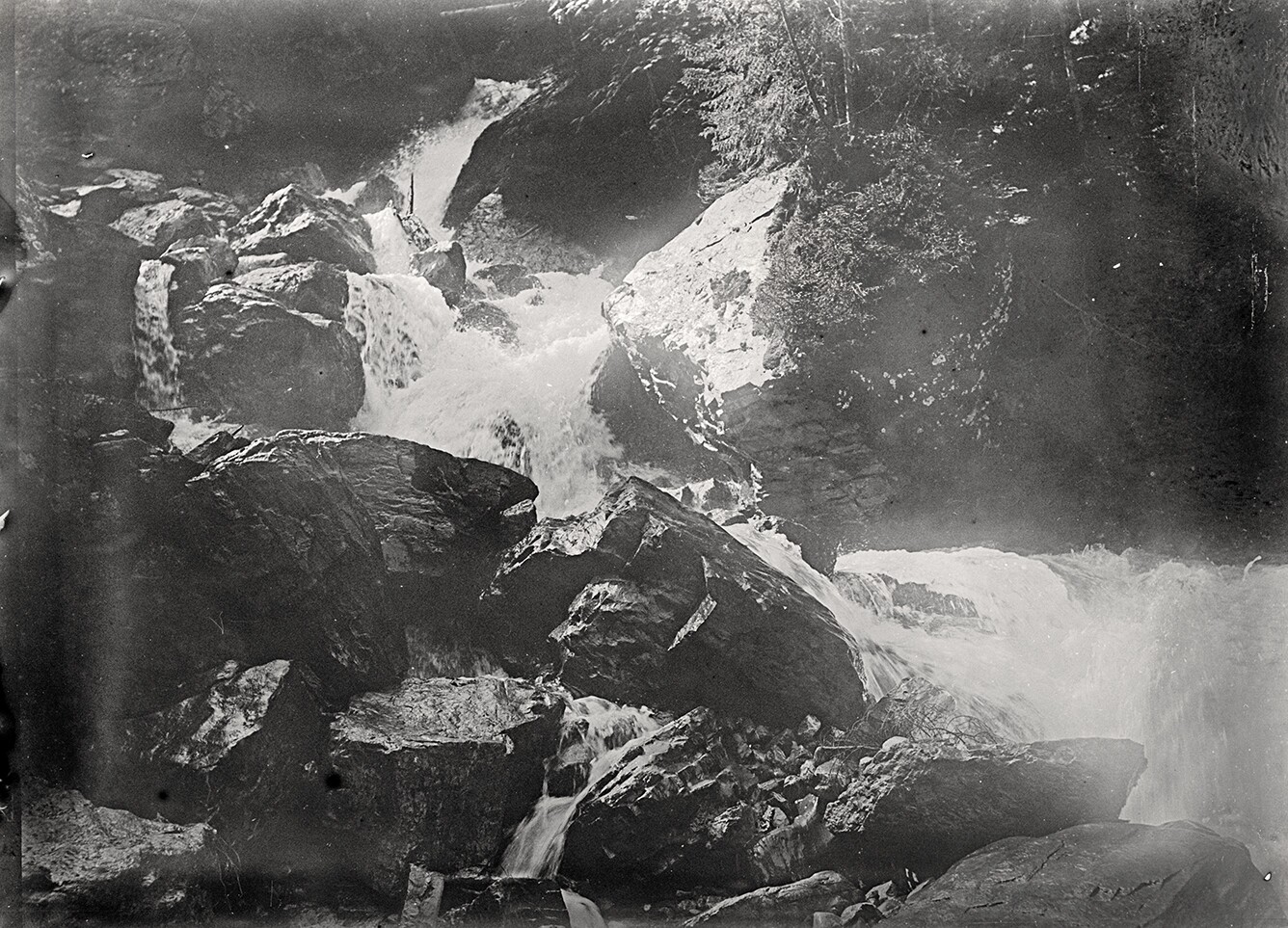 Arnitobel-Wasserfall bei Engelberg (15.-25.08.1898), 86468_o (DRM CC BY-NC-SA)
