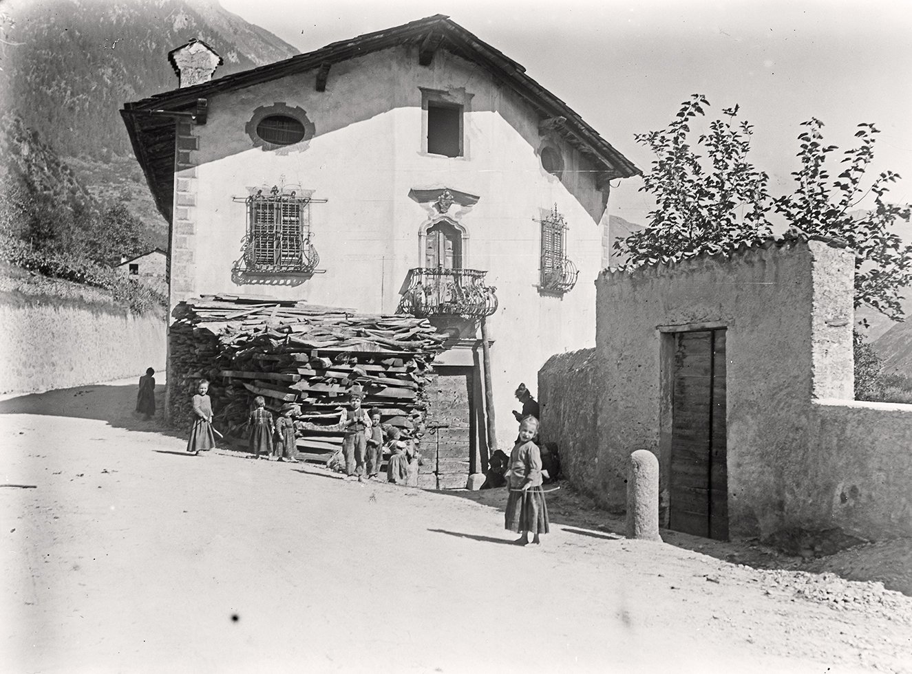 Haus in Grosotto im Veltlin/Valtellina (14.09.1900), 86578_o (DRM CC BY-NC-SA)