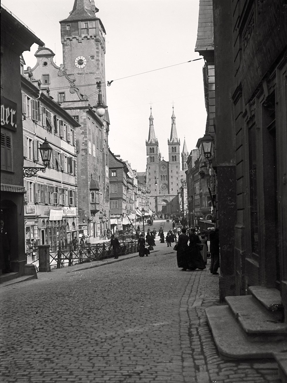 Domstraße und St.-Kiliansdom in Würzburg (März 1900), 86607_o (DRM CC BY-NC-SA)