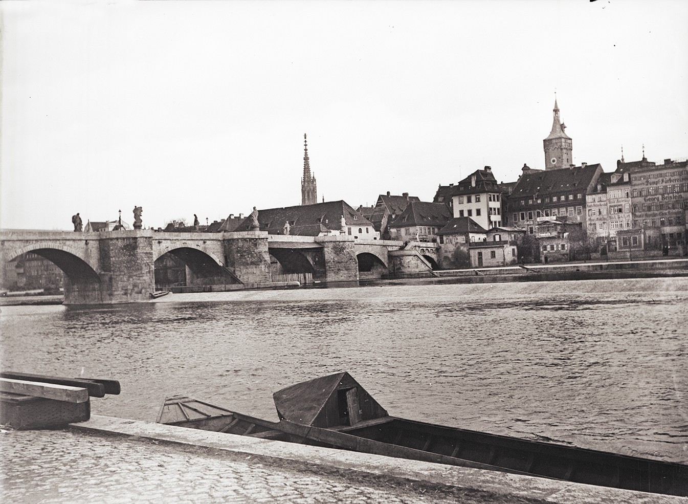 Alte Mainbrücke und Mainufer in Würzburg (1896-1900), 86615_o (Deutsches Röntgen-Museum CC BY-NC-SA)