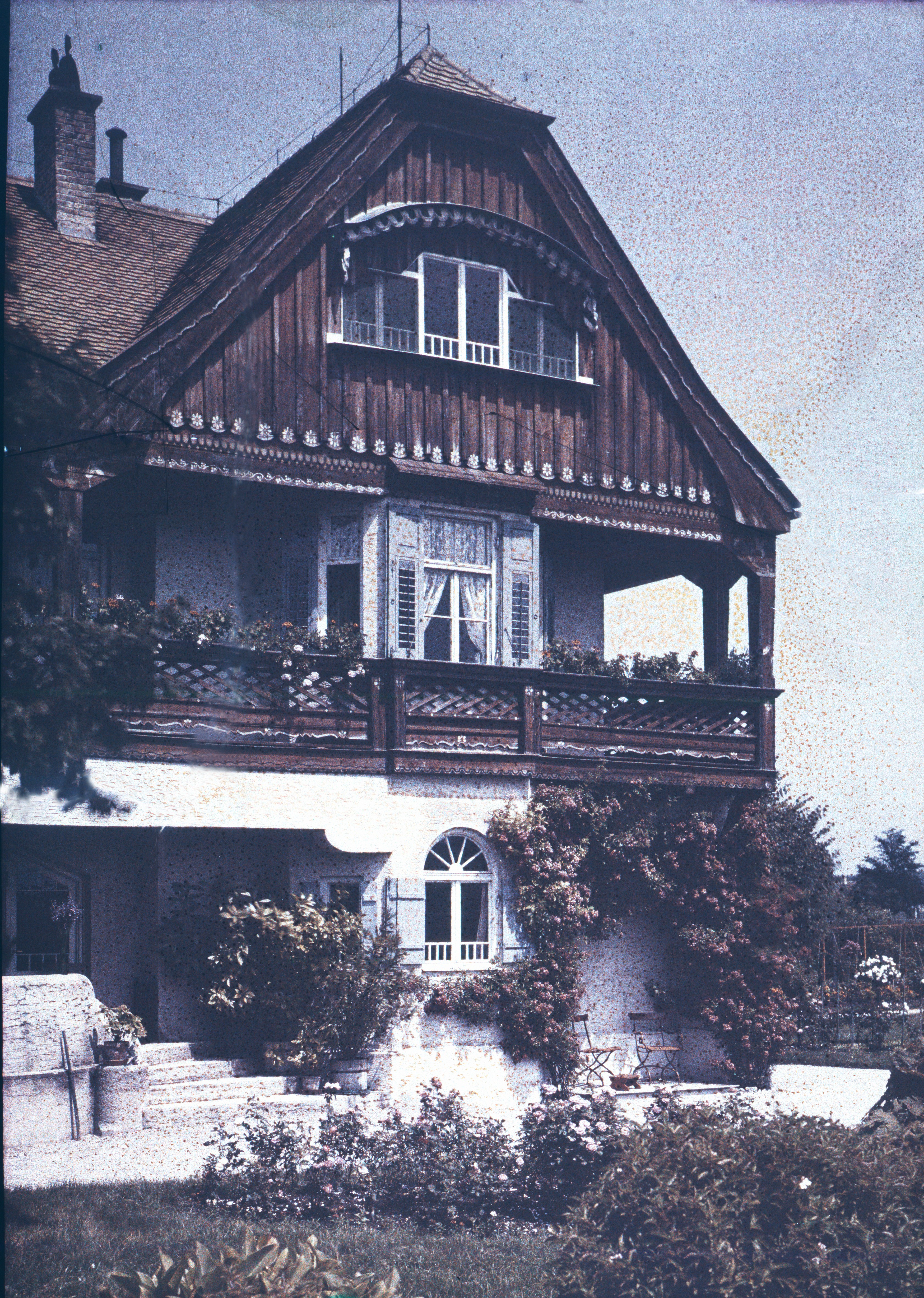 Landhaus in Weilheim (um 1910), 86694 d_o (DRM CC BY-NC-SA)
