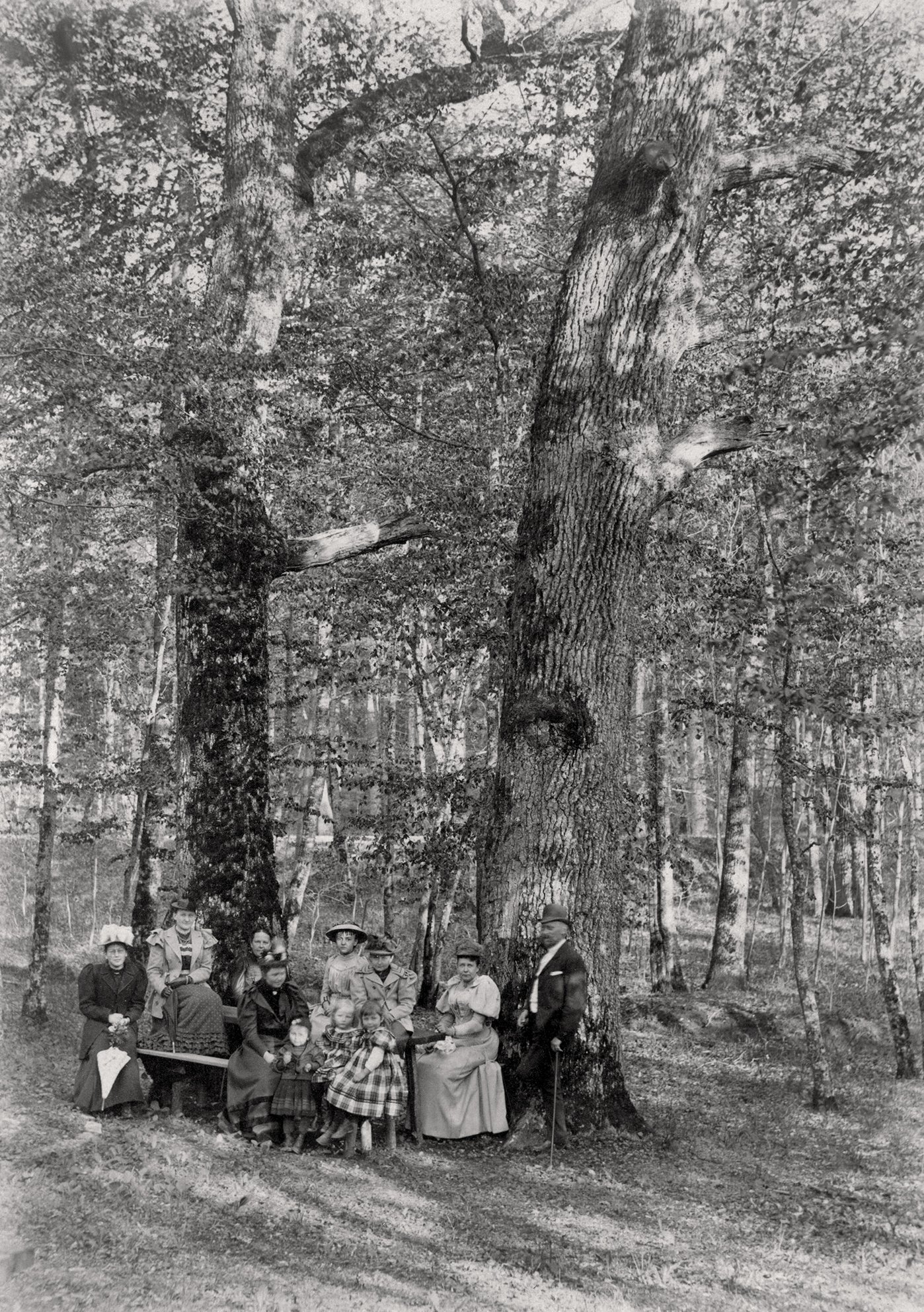 Gruppenaufnahme im Gramschatzer Wald (06.05.1894), 89001 p_o (DRM CC BY-NC-SA)