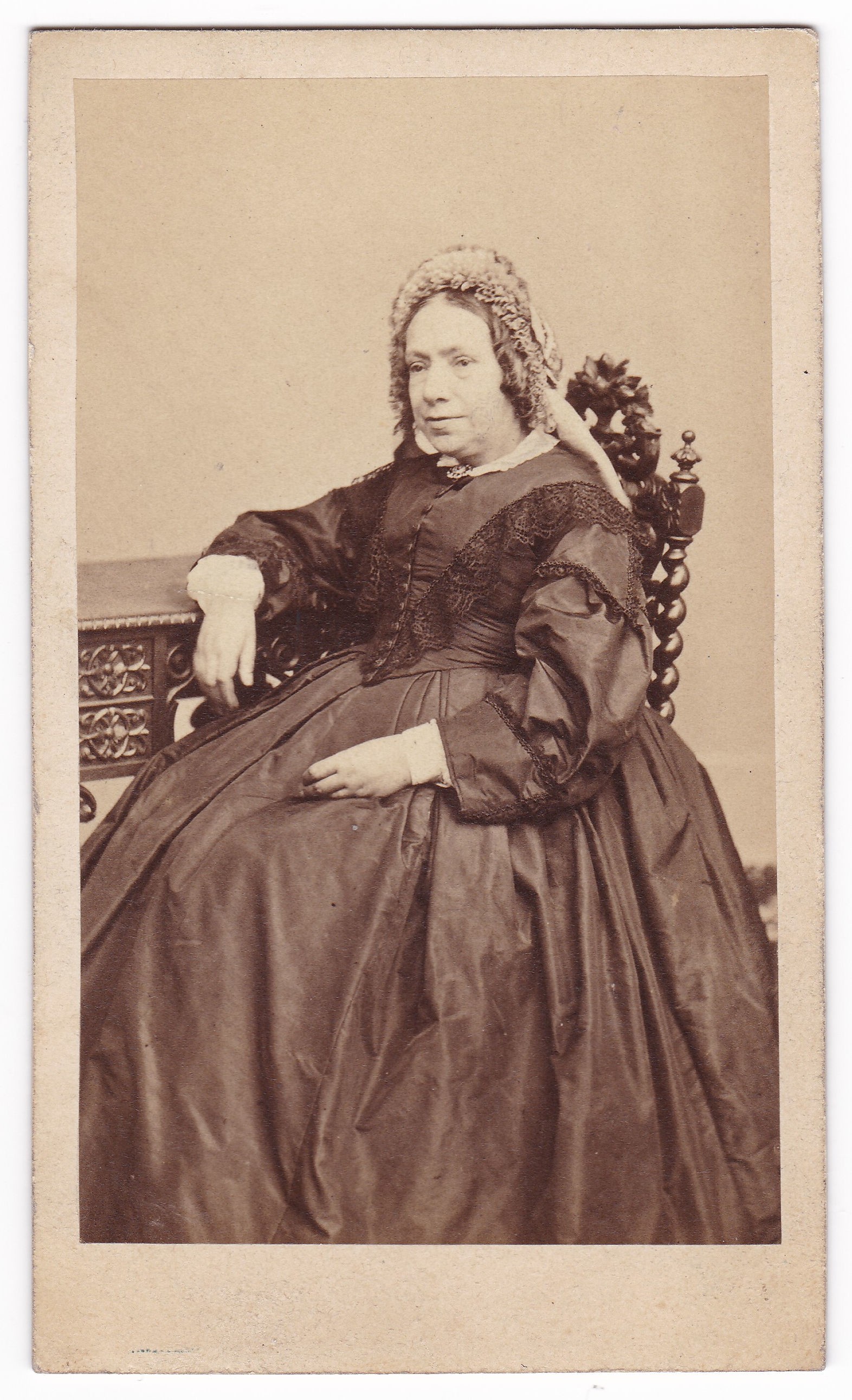 Charlotte Constanze Röntgen, geb. Frowein (um 1860), 88039 p (DRM CC BY-NC-SA)