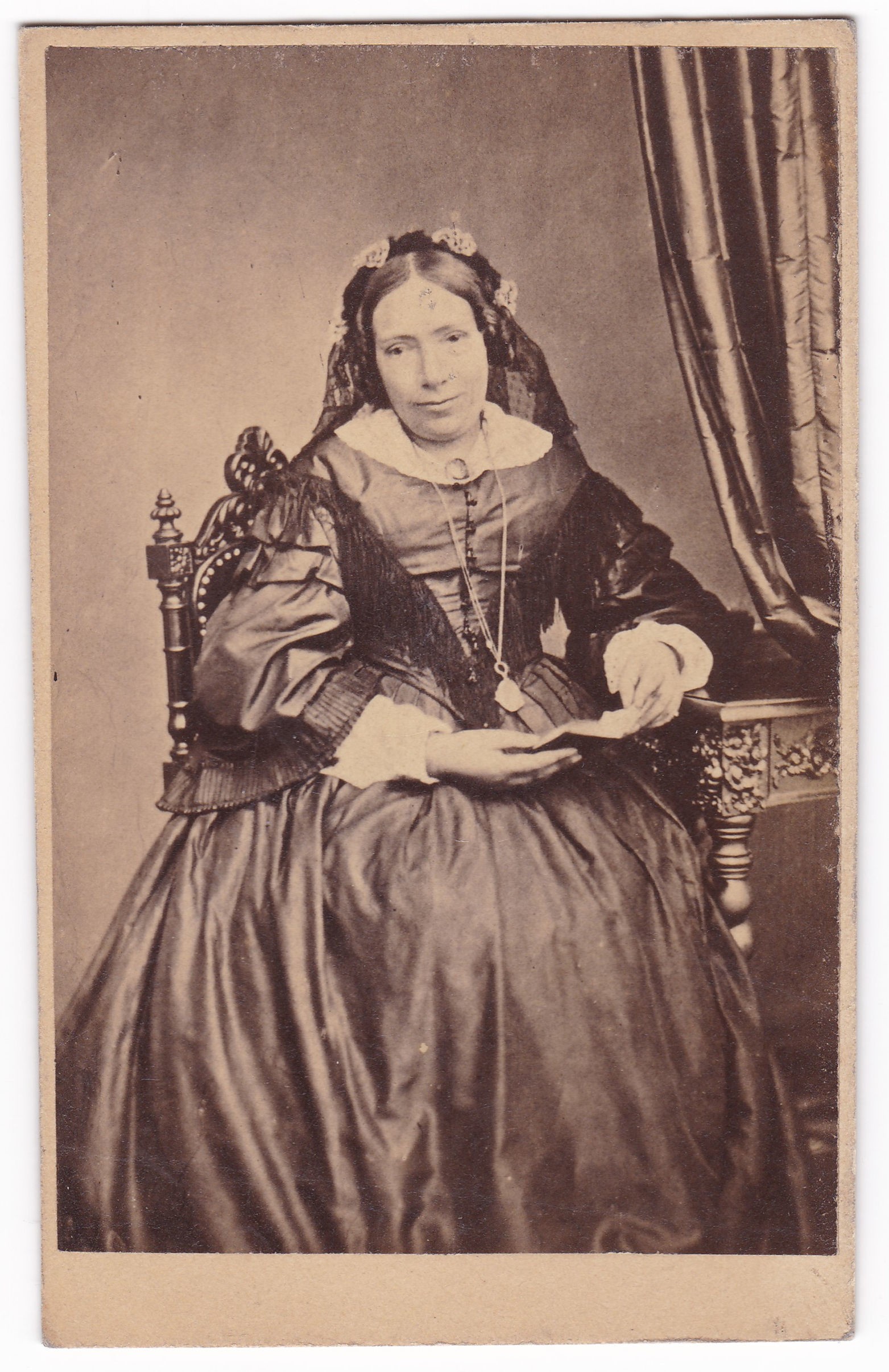 Charlotte Constanze Röntgen, geb. Frowein (um 1850), 88041 p (DRM CC BY-NC-SA)