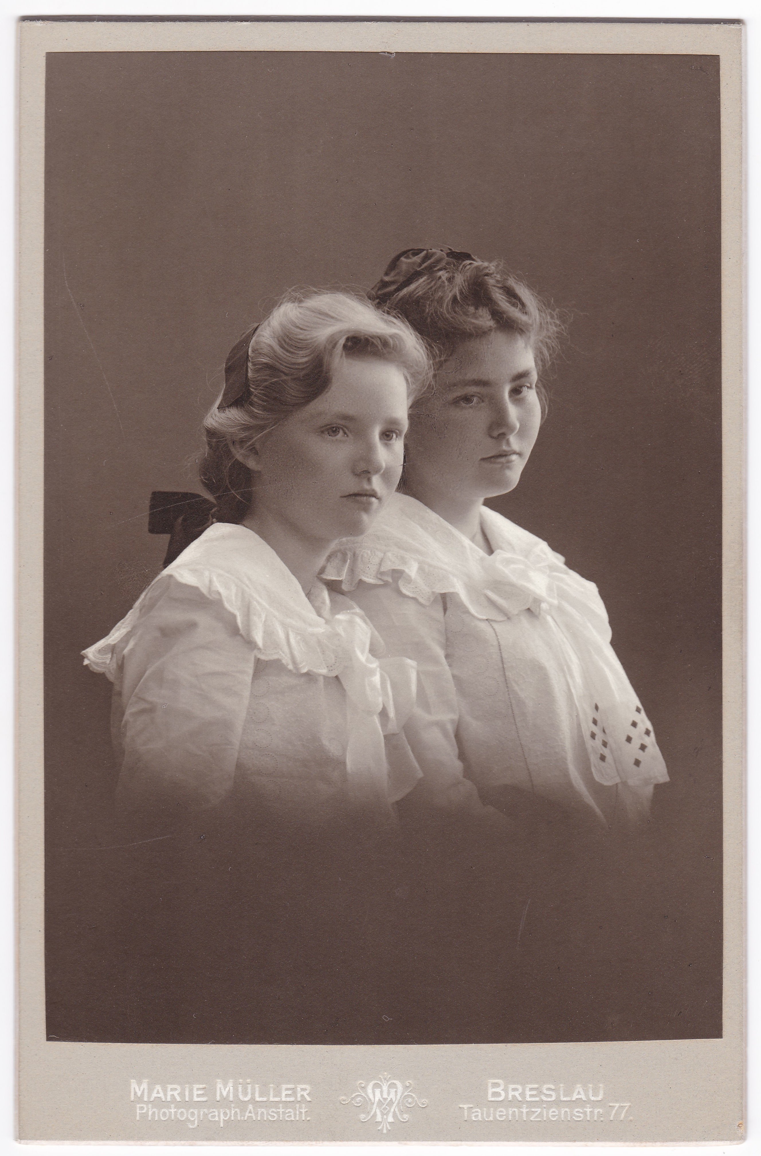 Elisabeth und Maria Hofmeier (Weihnachten 1904), 88049 p (DRM CC BY-NC-SA)