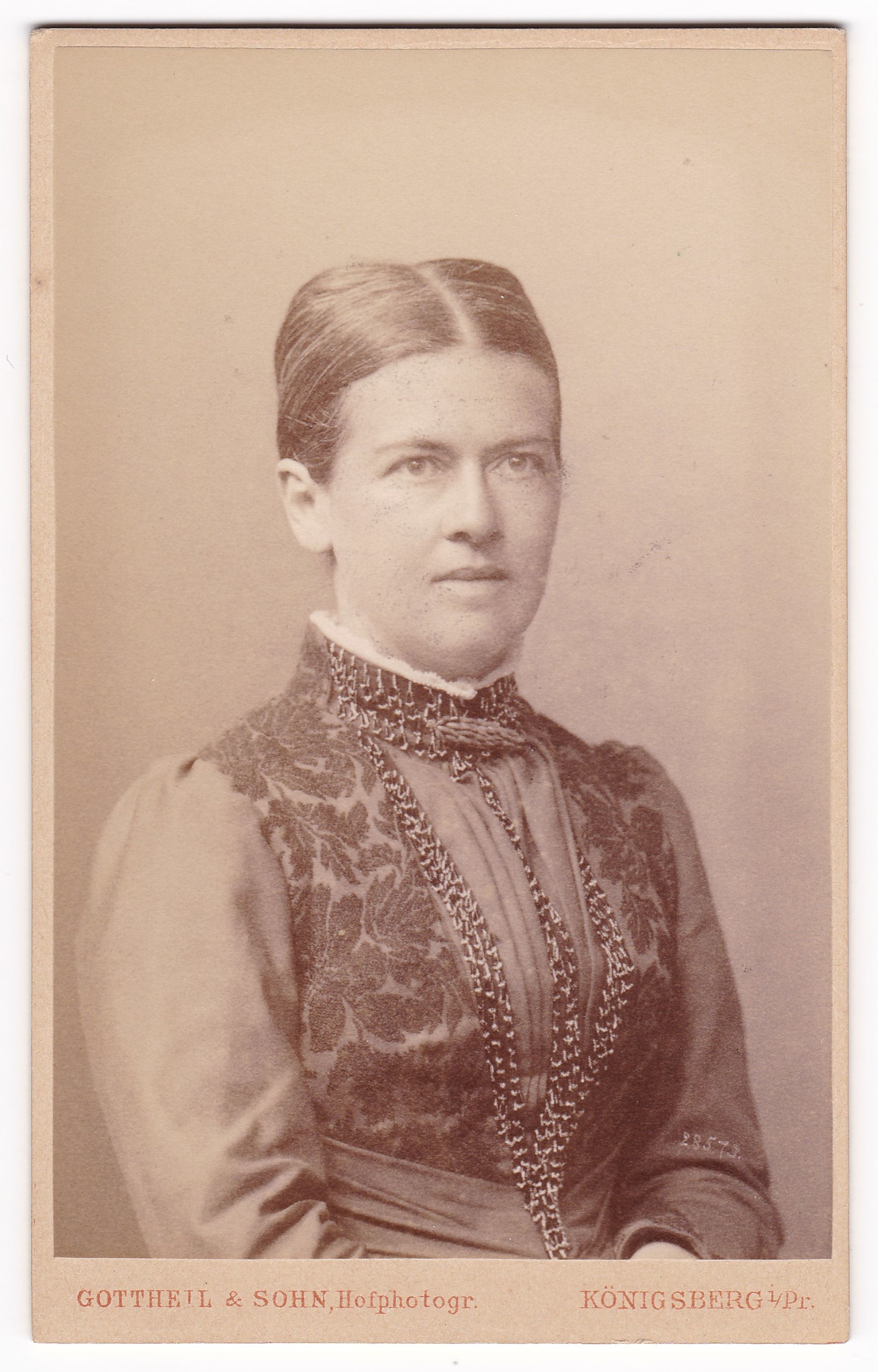 Olga von Hippel (Sommer 1890), 88060 p (DRM CC BY-NC-SA)