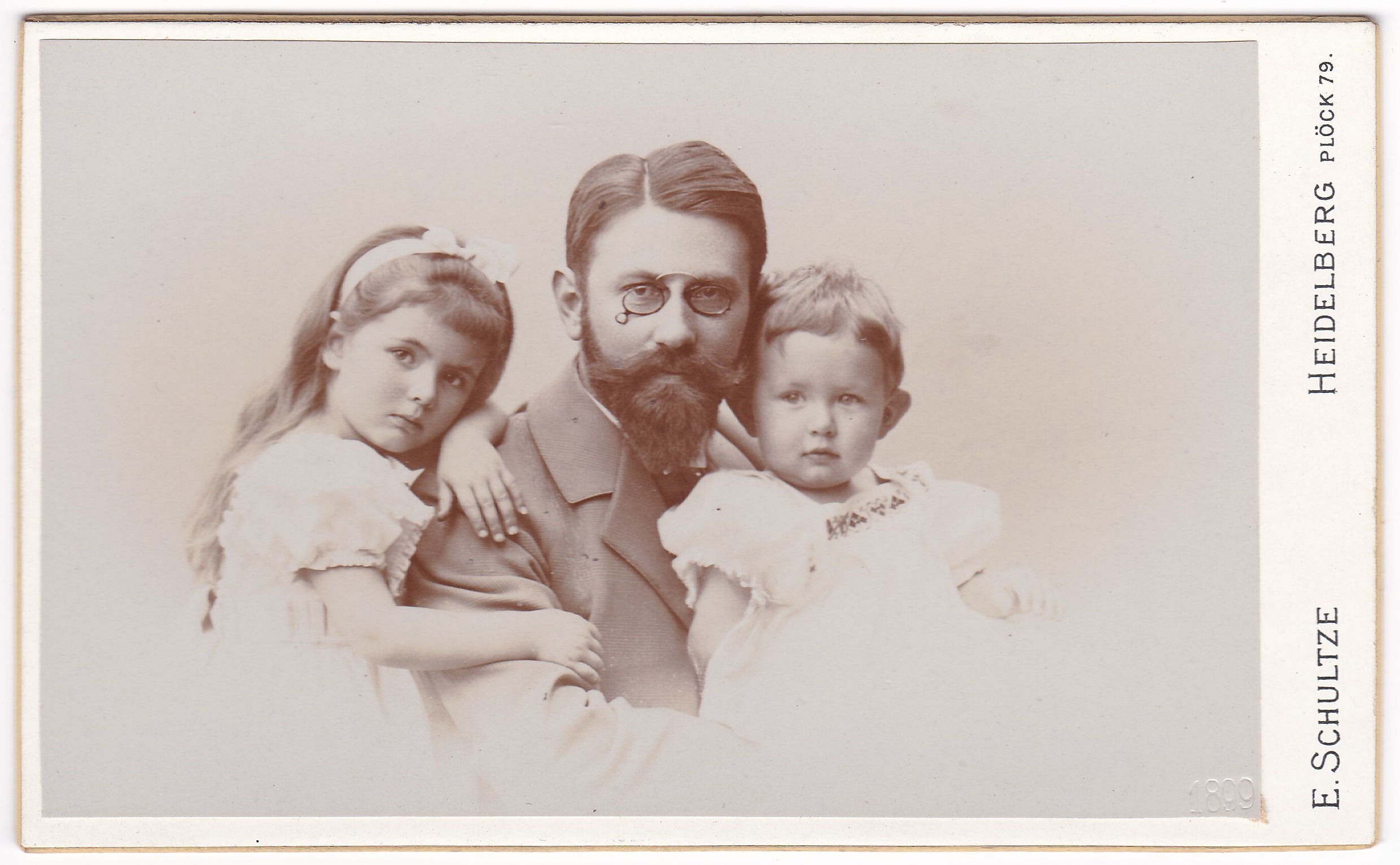 Eugen von Hippel mit Kindern (1899), 88028 p (DRM CC BY-NC-SA)