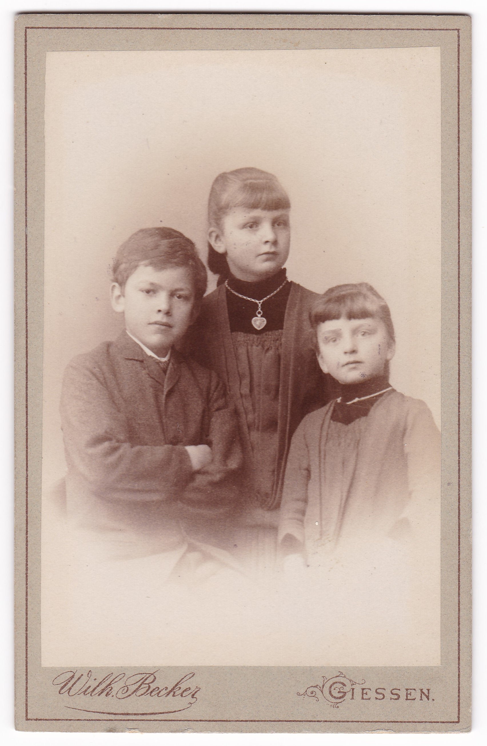 Hermann, Hedwig und Erna Gareis (um 1885), 88079 p (DRM CC BY-NC-SA)