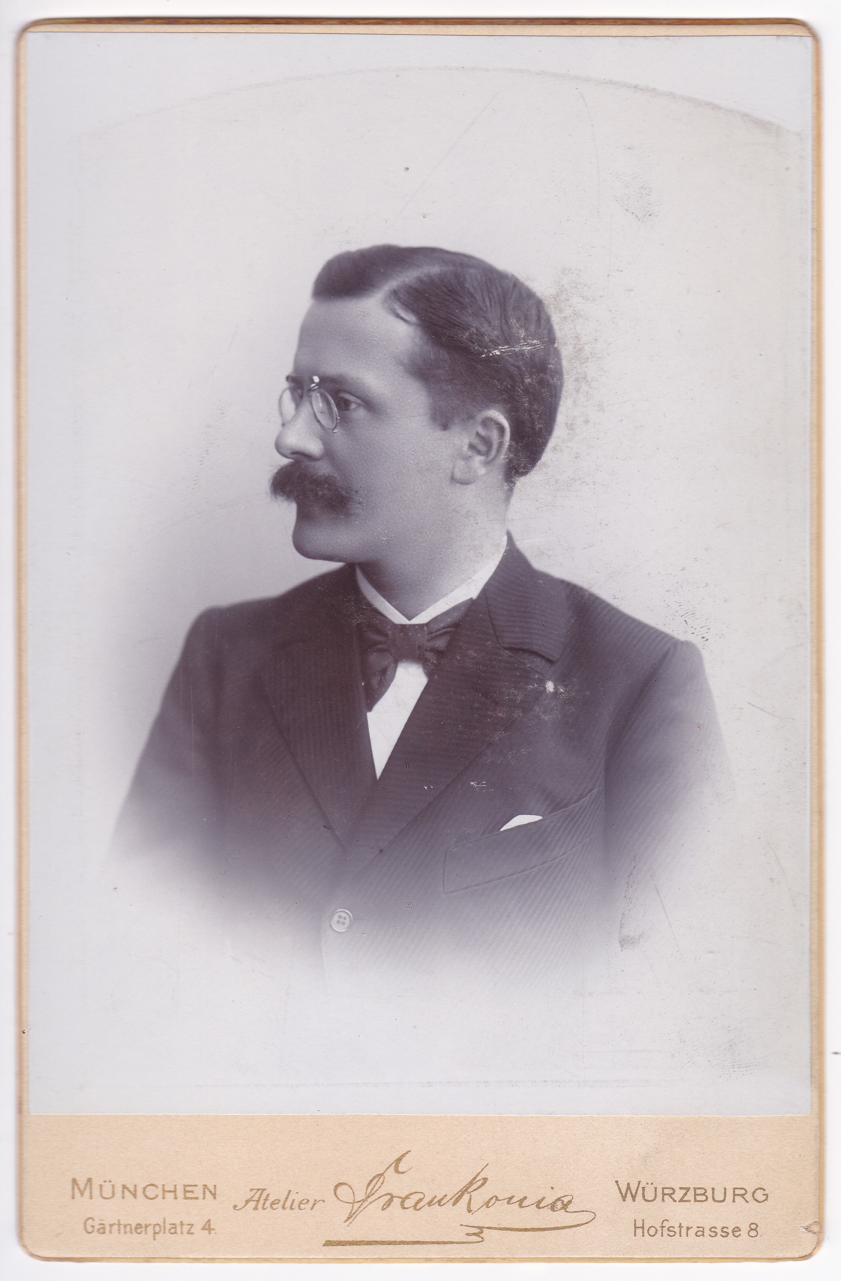 Robert Haussner (1900), 88001 p (DRM CC BY-NC-SA)