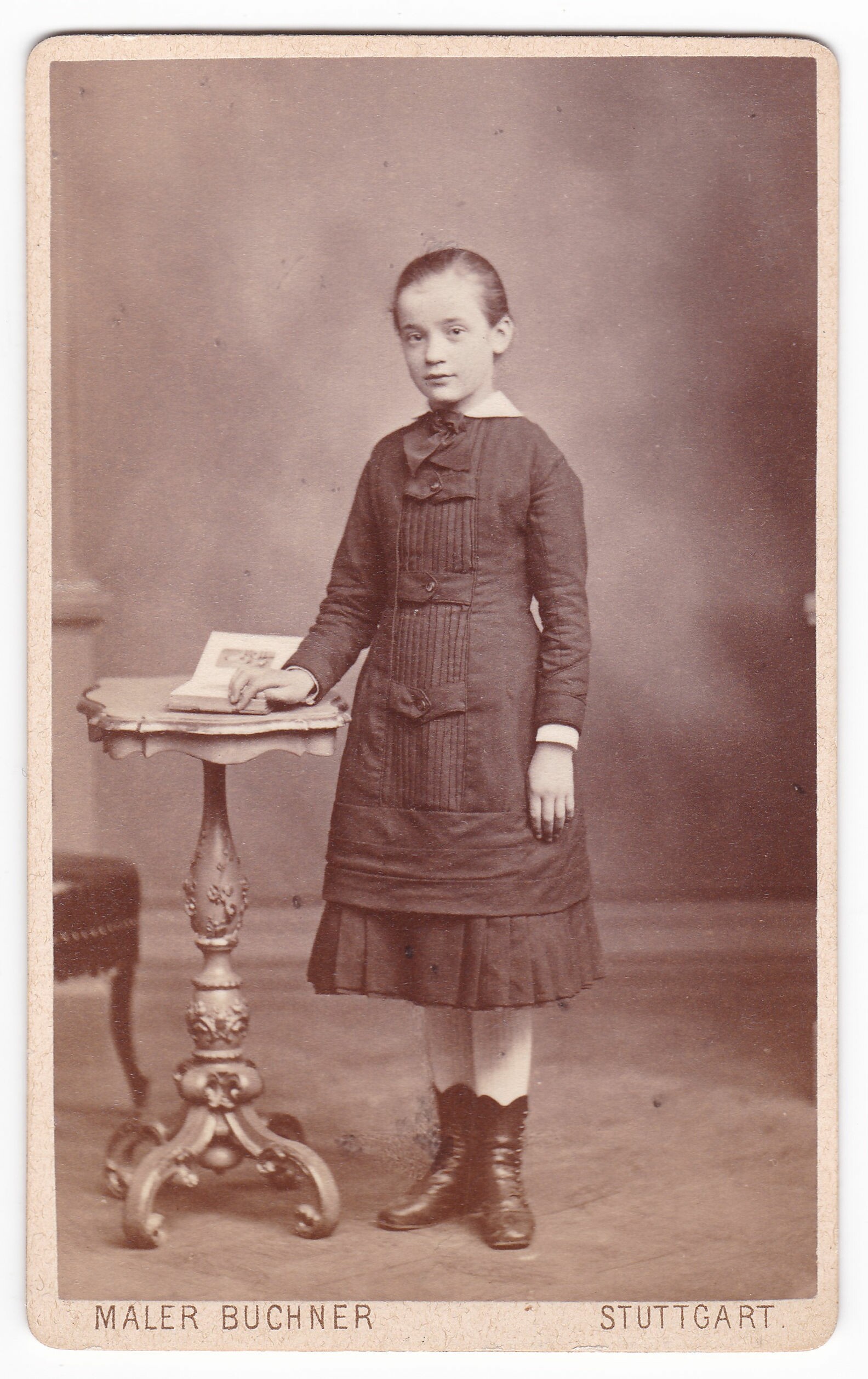 Lili Nies (um 1881), 88072 p (DRM CC BY-NC-SA)