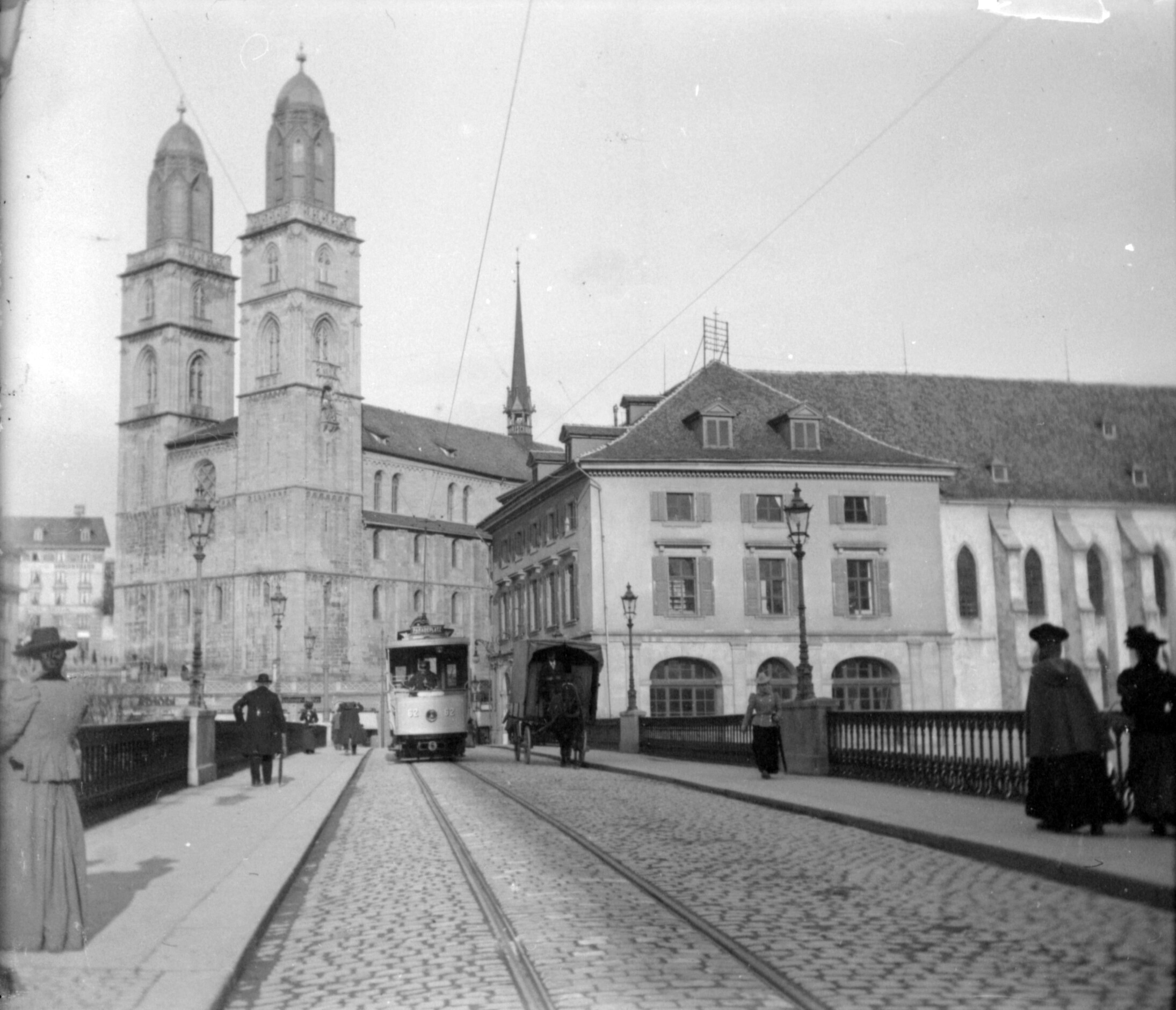 Großmünster in Zürich (Frühjahr 1901), 87027 sn L_o (DRM CC BY-NC-SA)