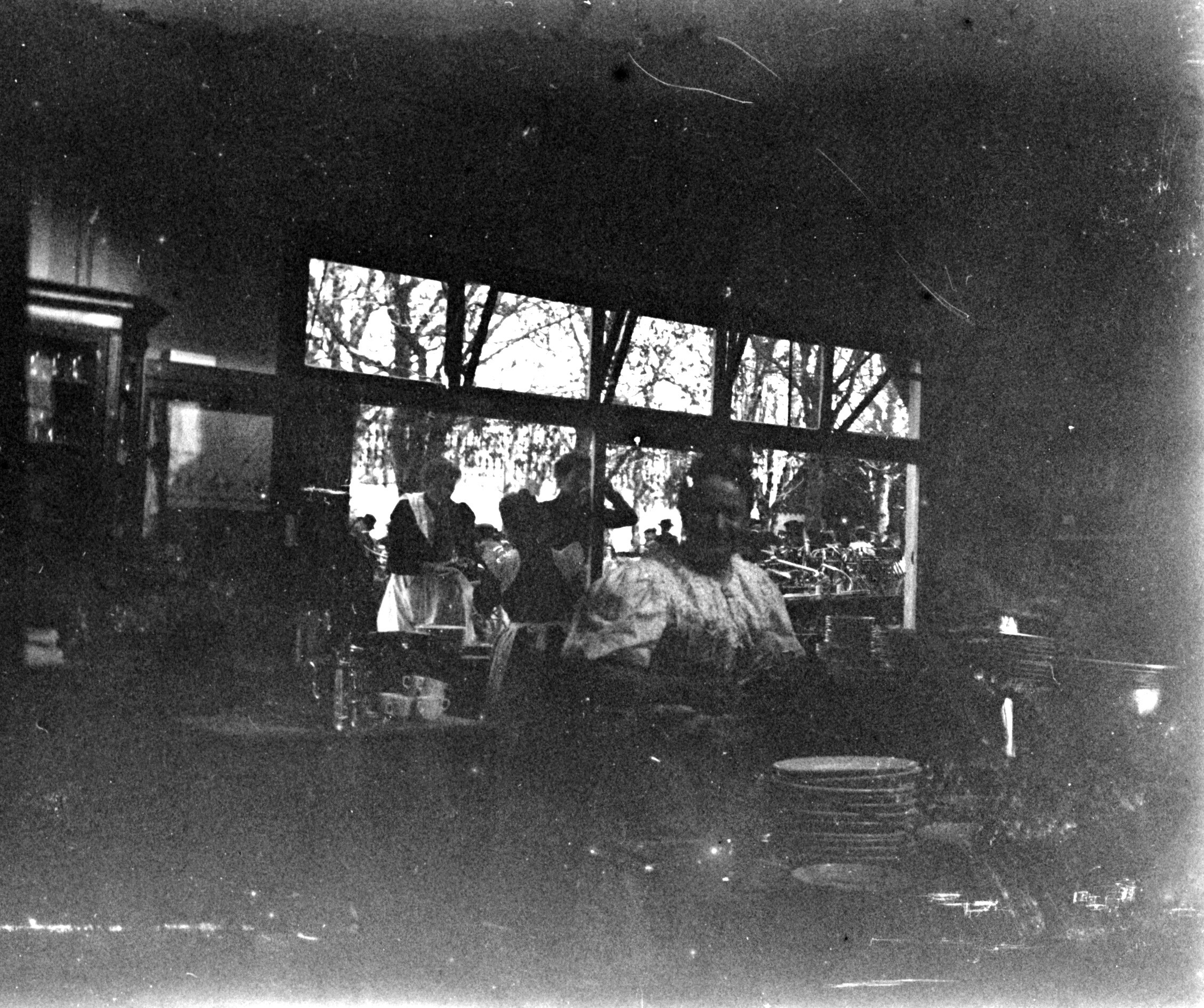 Küche des Gasthofs Zur Post in Gauting (1901), 87035 sn R (DRM CC BY-NC-SA)