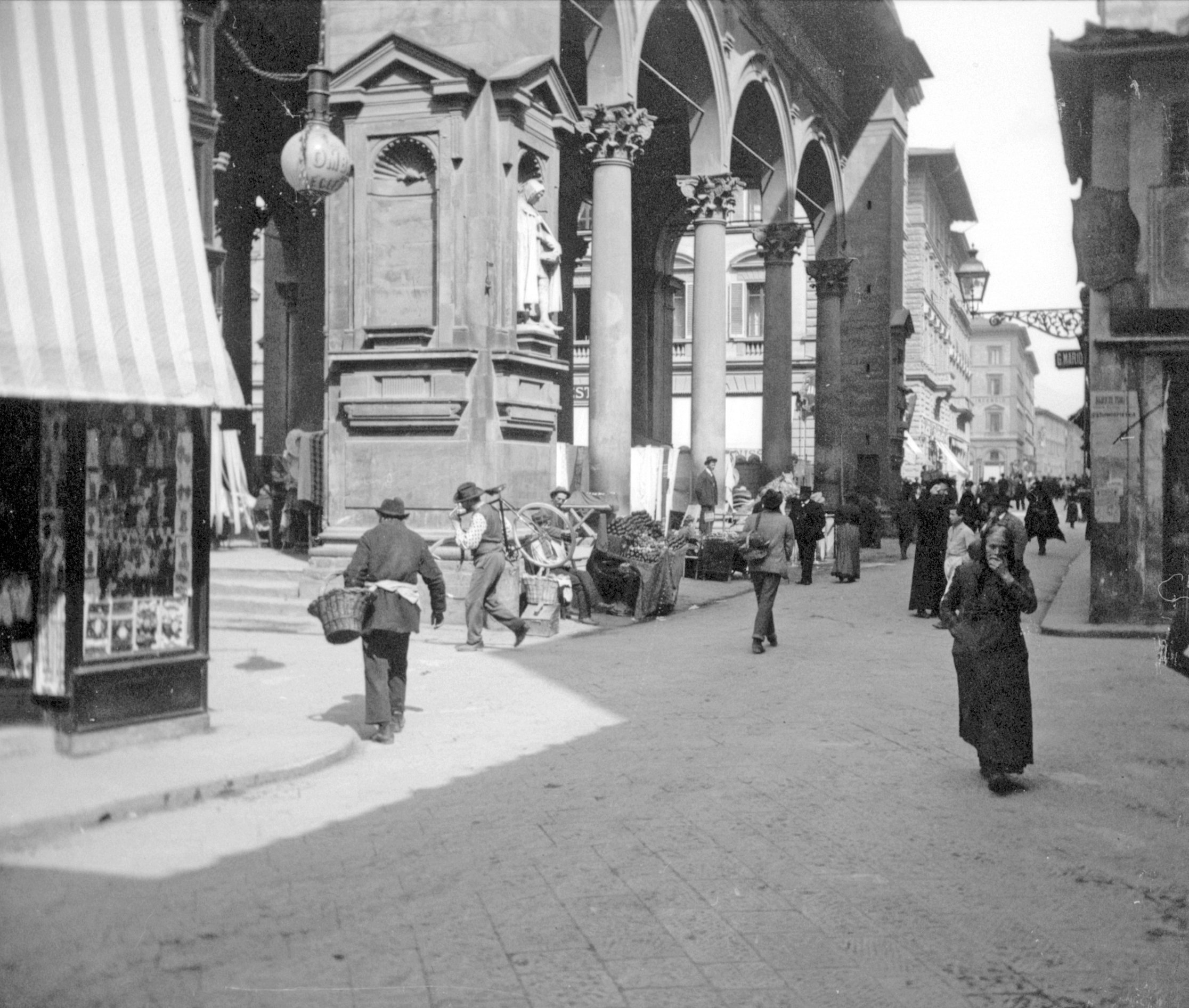 Loggia del Mercato Nuovo in Florenz (März/April 1902), 87139 sn R_o (DRM CC BY-NC-SA)