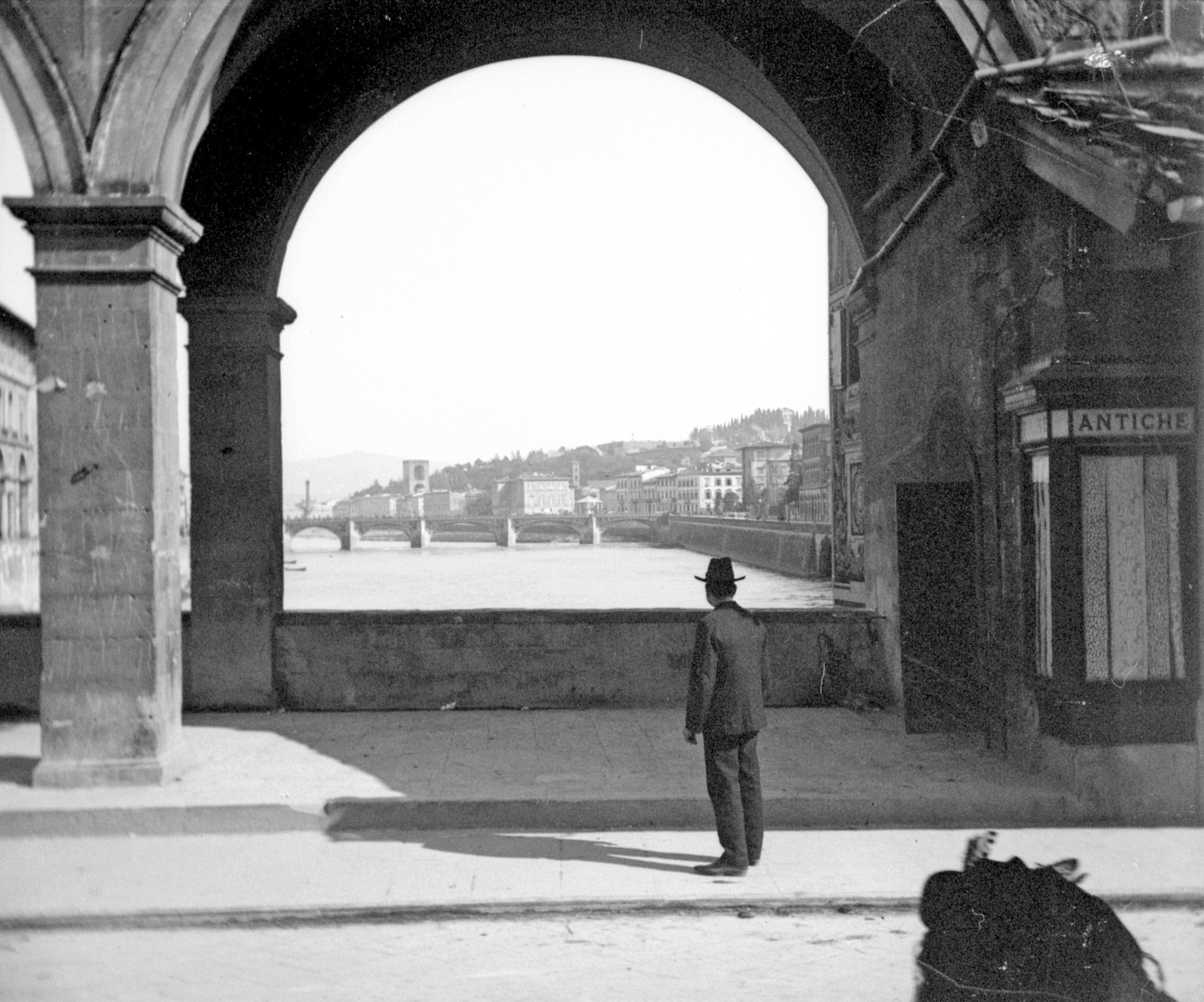 Mann auf der Ponte Vecchio in Florenz (März/April 1902), 87143 sn R_o (DRM CC BY-NC-SA)