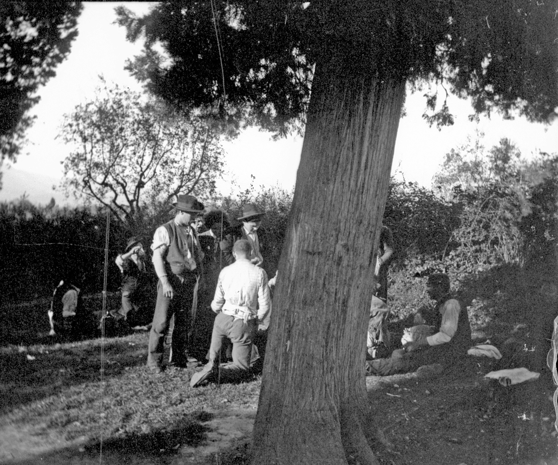 Landarbeiter während der Pause in Poggio Imperiale (März/April 1902), 87181 sn R_o (DRM CC BY-NC-SA)
